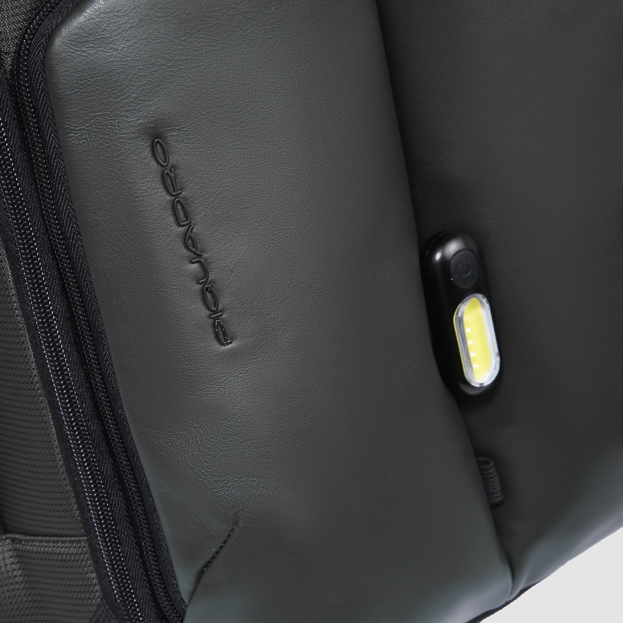 PIQUADRO - Zaino Porta PC 15,6" in Pelle e Tessuto Tecnico - Uomo - Nero | Aggancio per Trolley, Spallacci imbottiti, Vani organizzati, Resistente, Ufficio, Uso quotidiano