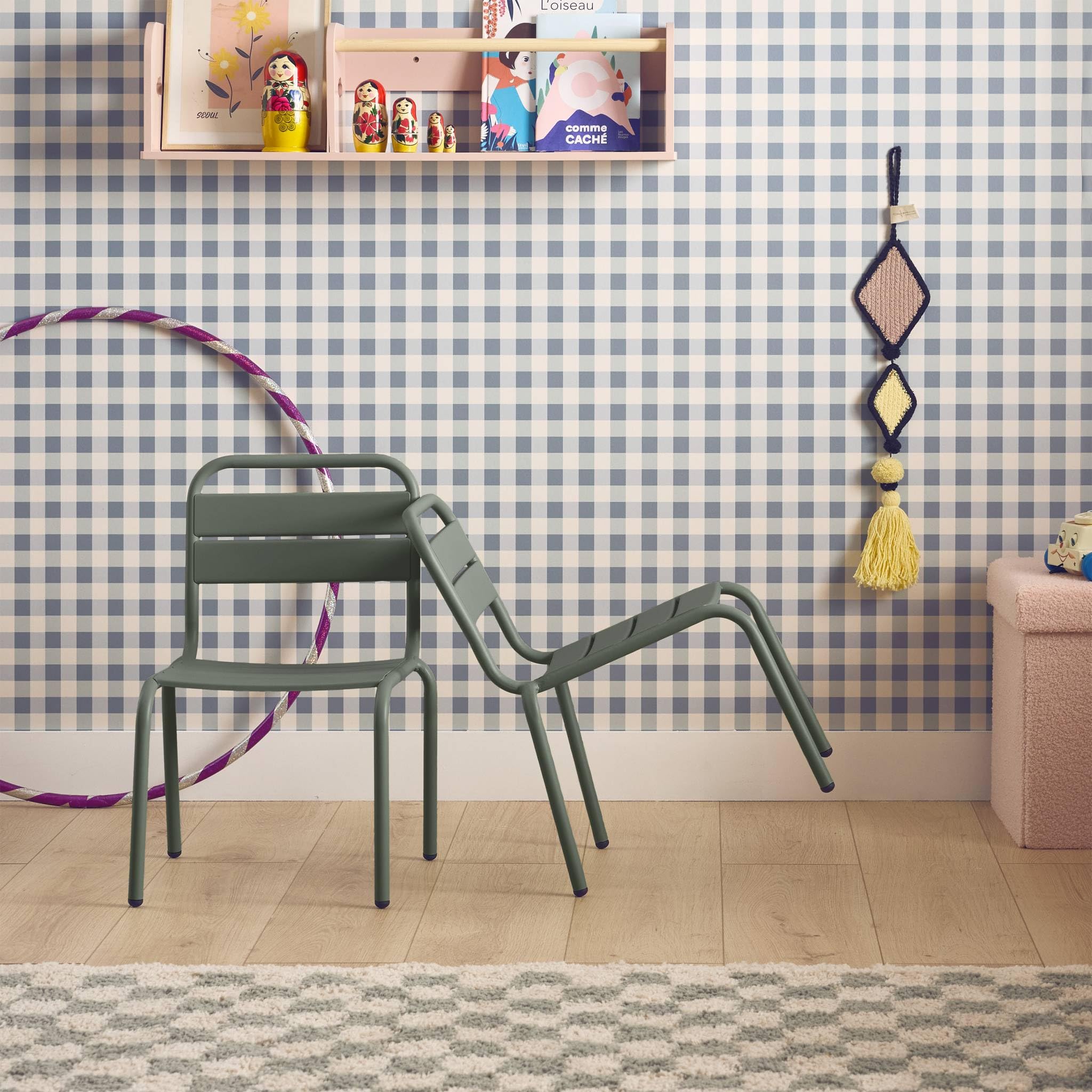 sweeek - Lot de 2 chaises en métal kaki pour enfant. salon de jardin enfant