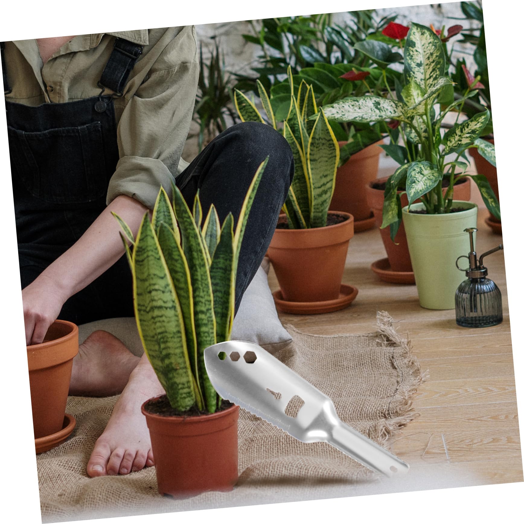 BEBEMOKO 1set Multi-Functional Shovel Portable Metal Hand Shovel for Camping Hiking Gardening and Outdoor Activities - Design Lightweight