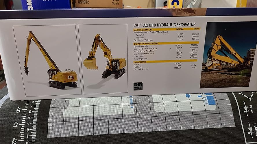 Caterpillar Cat 352 Diecast Masters 85663-Crawler Excavator Ultra