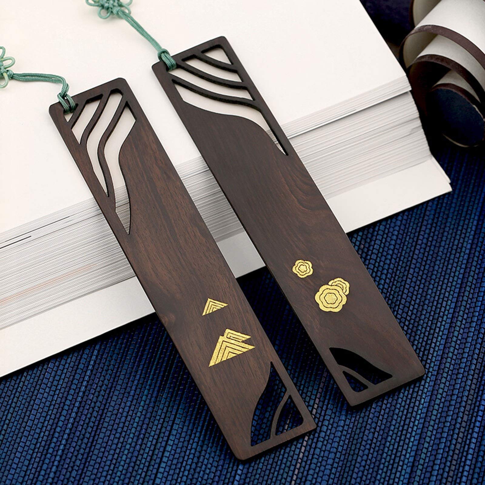 Signets Art créatif Signets en Bois Creux Signets en Bois avec Beaux Glands et boîte-Cadeau Best Cadeau for Elle/Lui - Set de 2 Signet Signets pour Livre