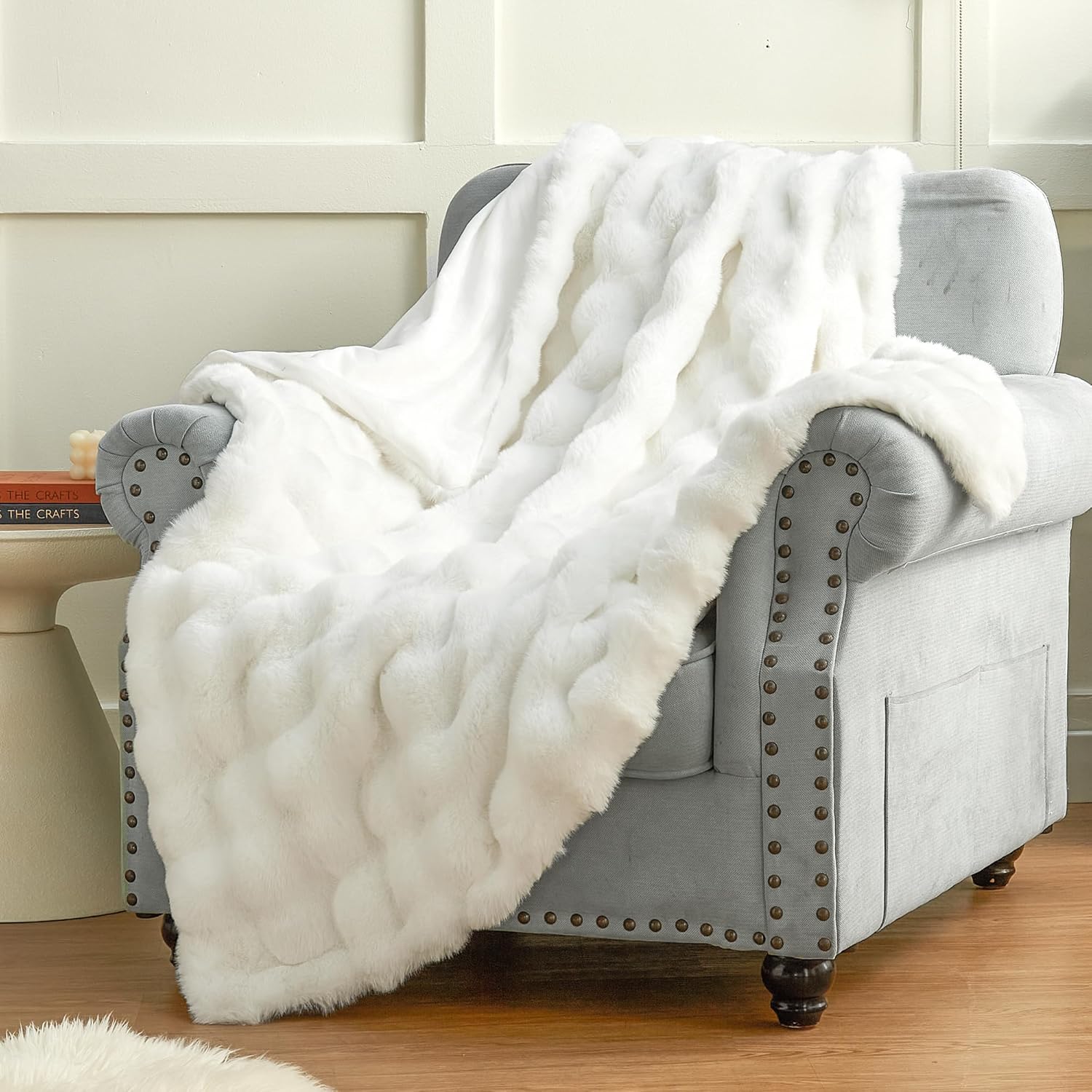 Plush & Plaid Faux Fur Twin Blanket for Couch Sofa, Fuzzy Soft Thick Bubble Blanket for Bedroom Living Room, 60 by 80 inches, White Twin (60" x 80") White