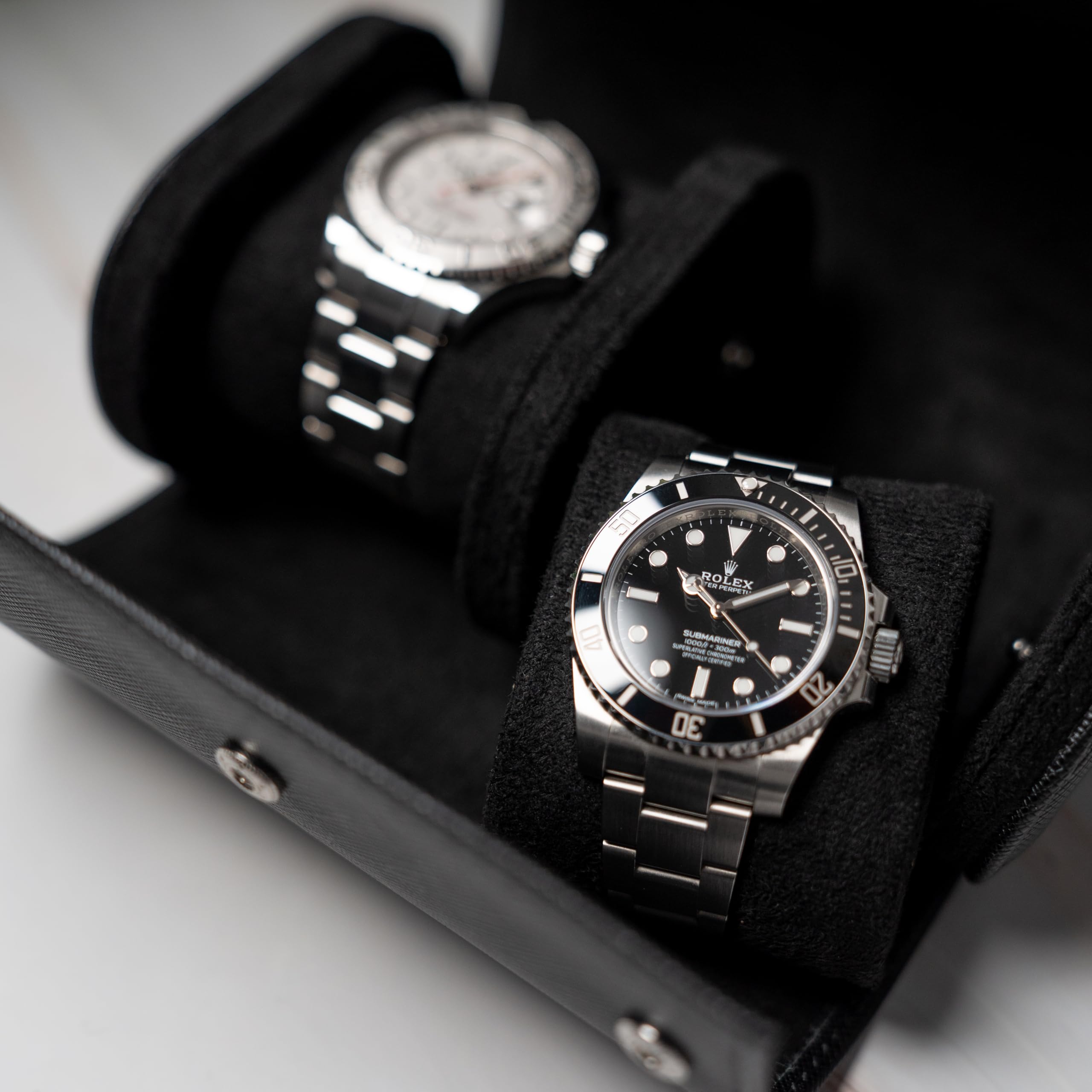 Rotolo per orologi a due fessure - Tutto nero in saffiano