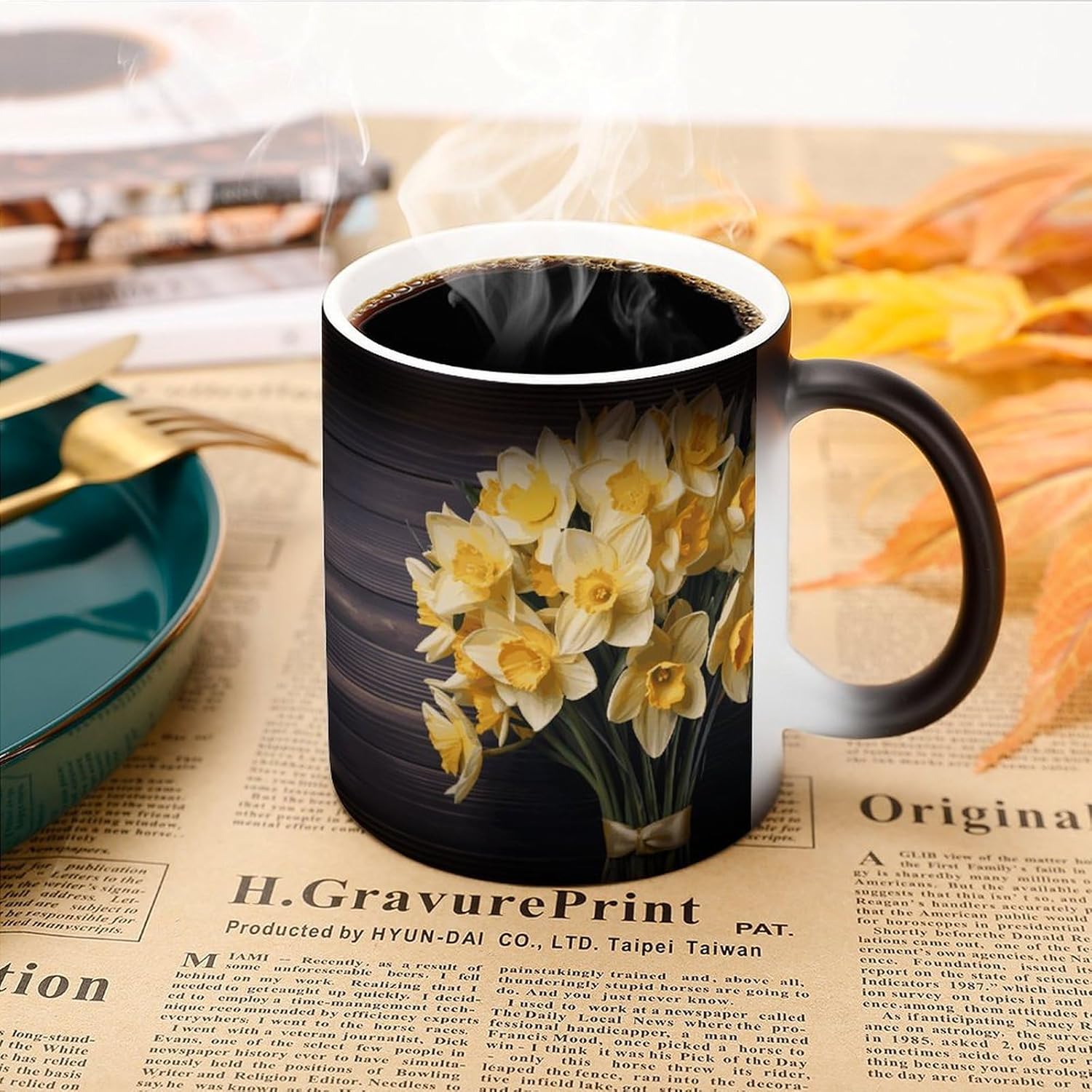 Color Changing Mug Bouquet of Daffodils Printed Ceramic Coffee Mug Heat Changing Sensitive Mug Magic Heat Changing Coffee Mug Novelty Coffee Mugs