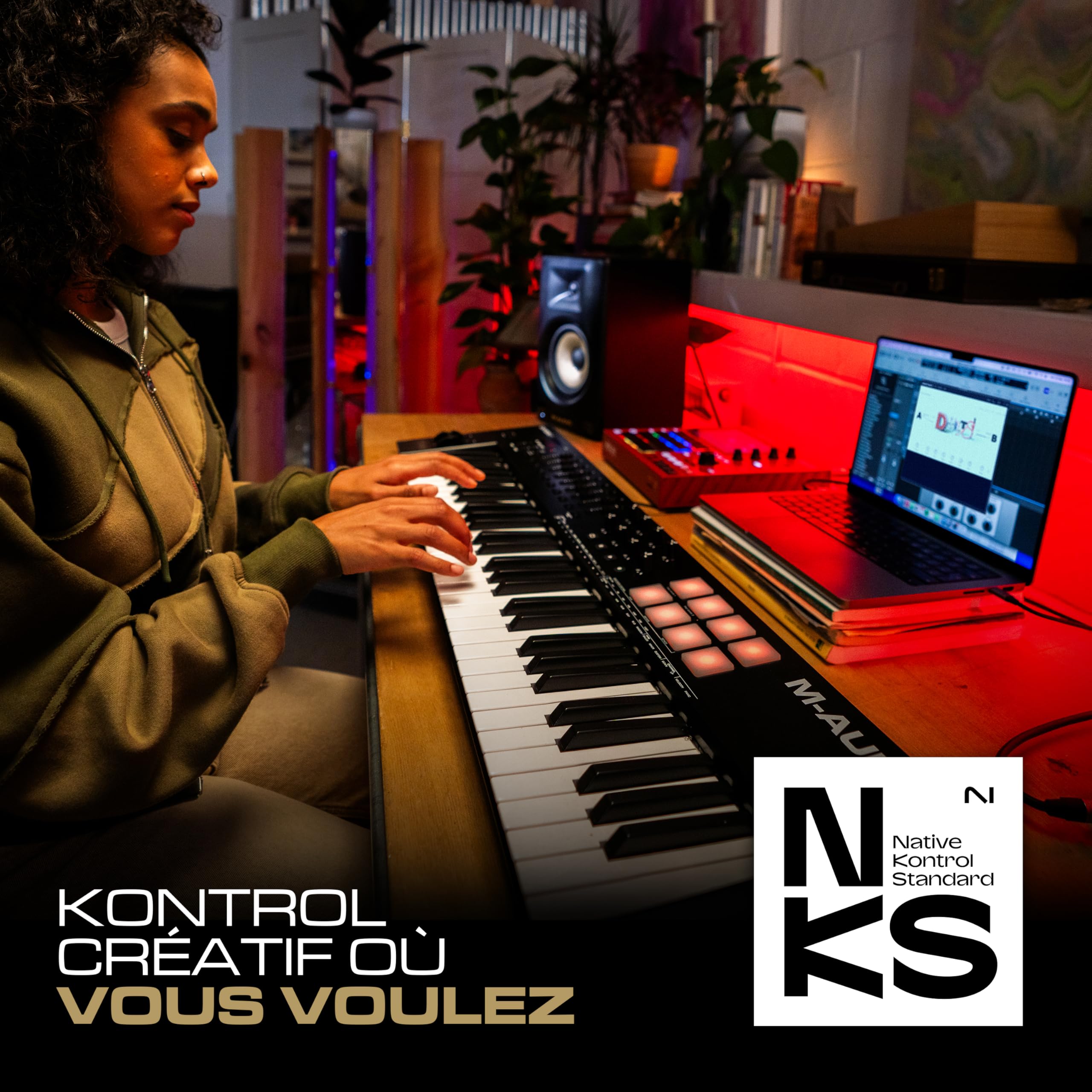 M-AUDIO Oxygen 49 (MKV) - Clavier maître 49 touches MIDI USB avec pads de rythme, modes Smart Chord et Scale, arpégiateur et pack de sons Native Instruments (intégration NKS)