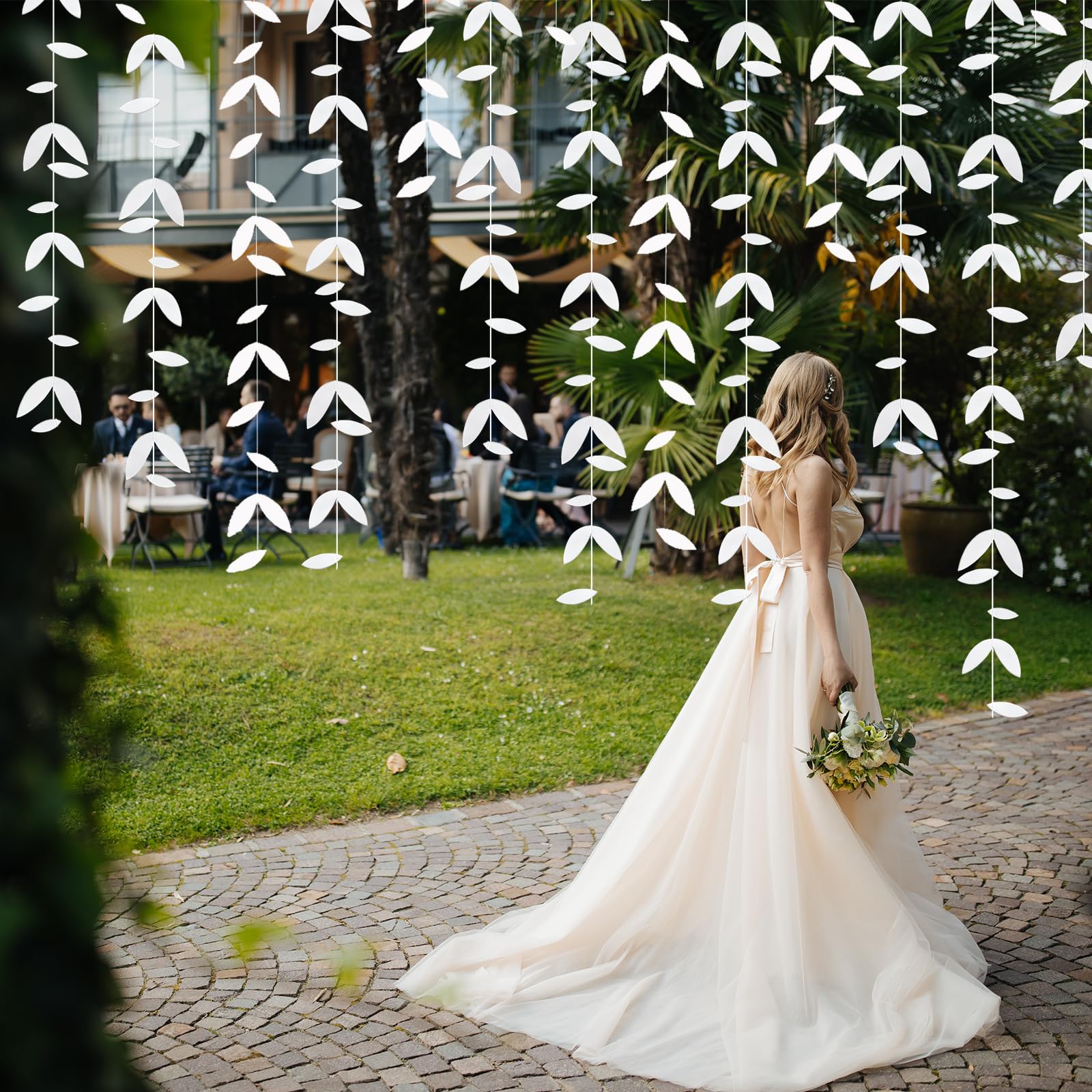 QeeFop 52ft Guirnaldas de Papel de Hojas, Blanca Guirnalda Hojas Colgante Guirnalda de Papel Decoración para Bodas, Fiestas, Cumpleaños, Despedida de Soltera, Aniversarios (Blanco)