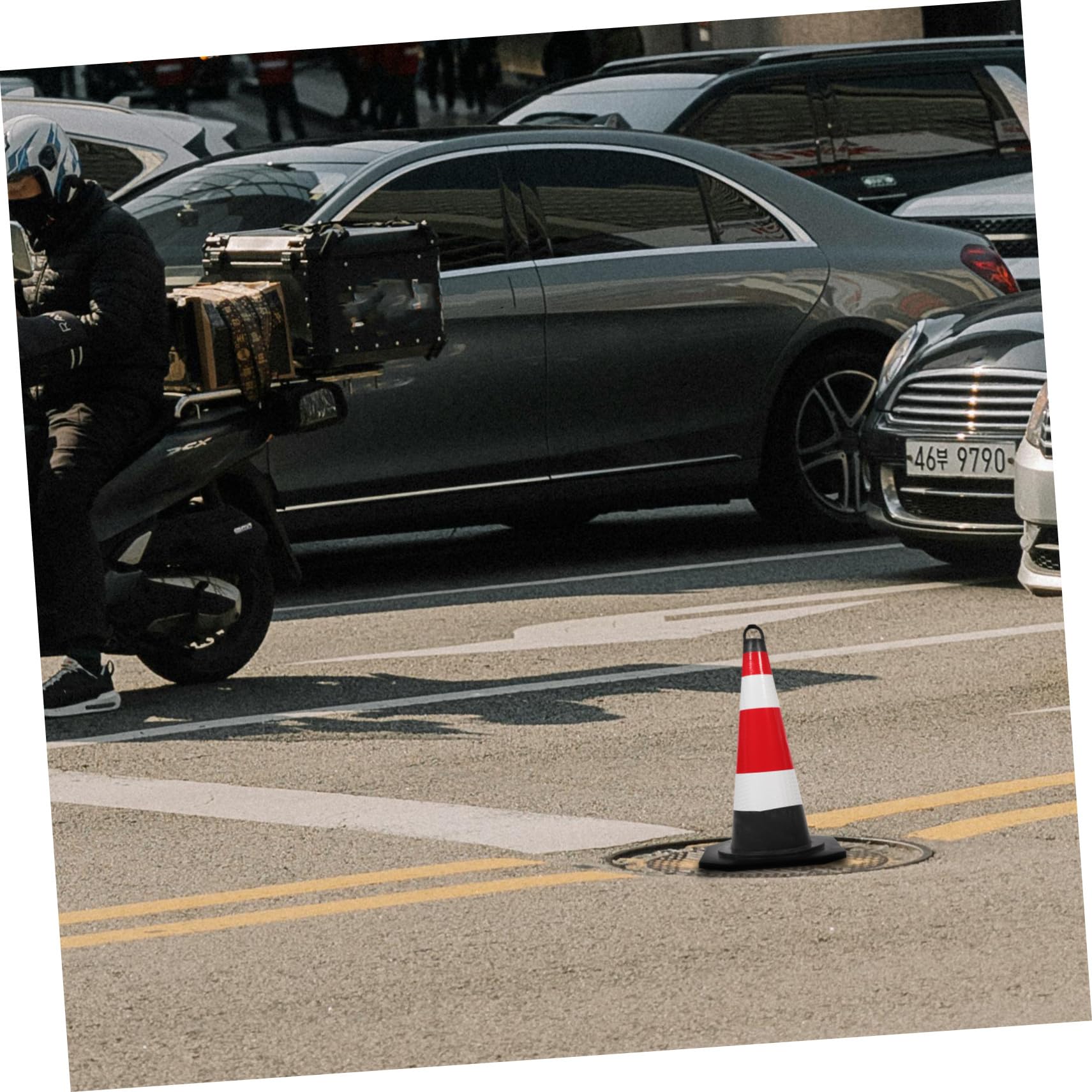 Beaupretty Cône de Signalisation Plastique 45 Cm Réfléchissant Base Stable pour Sécurité Routière, Barrière de Stationnement et Cônes D'entraînement Professionnels