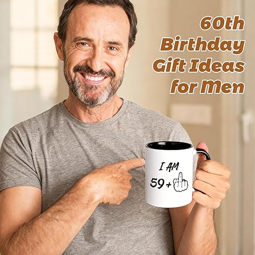 Miniatura 5 de YHRJWN - Regalos de cumpleaños número 60 para hombres y mujeres, taza de café con el dedo medio "I Am 59 Plus para papá, mamá y amigos, ideas de