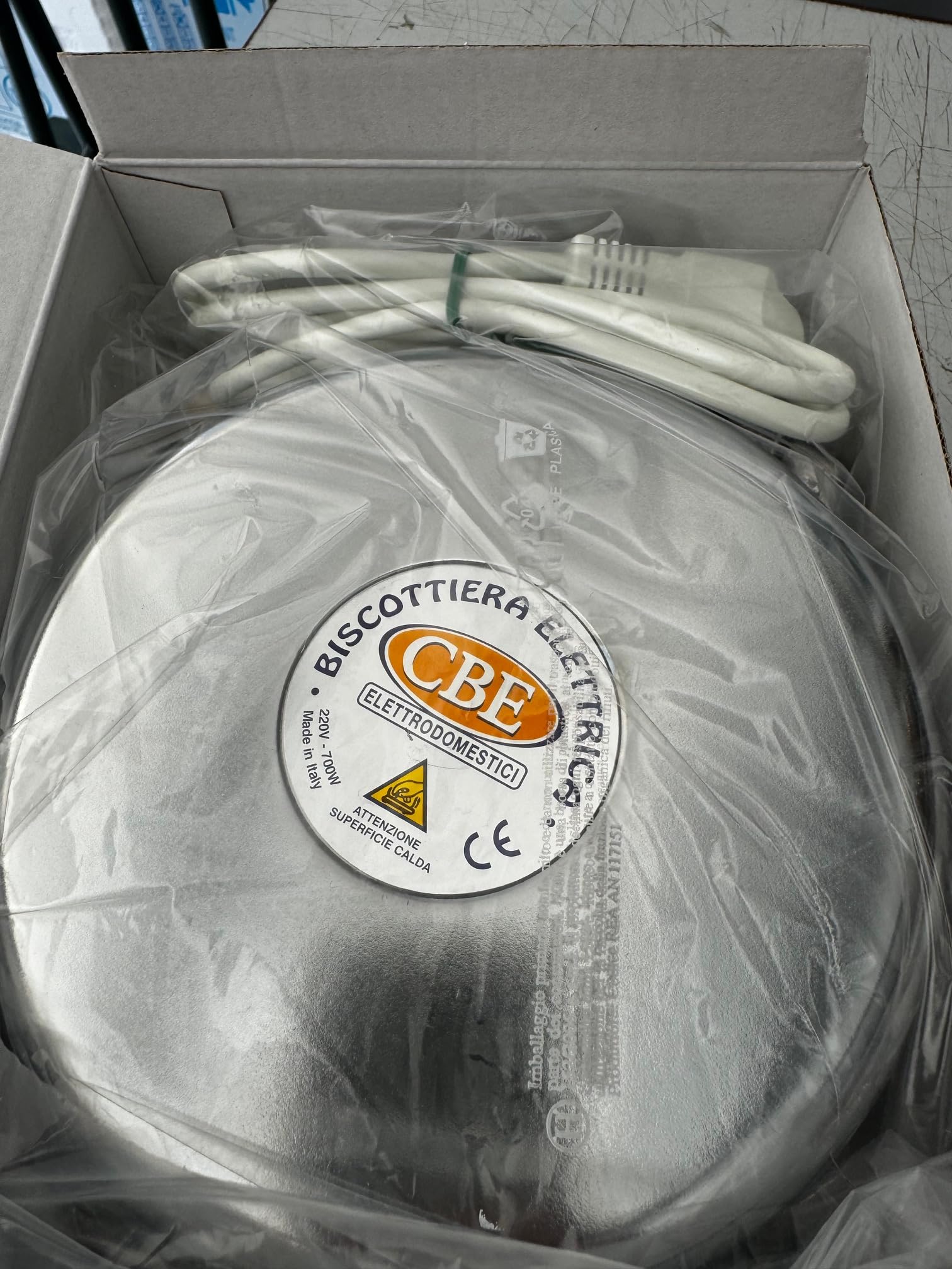 CBE Haushaltsgeräte 8050300 CR Ferratelle Elektrische Keksdose rund, 600 Watt, Chrom