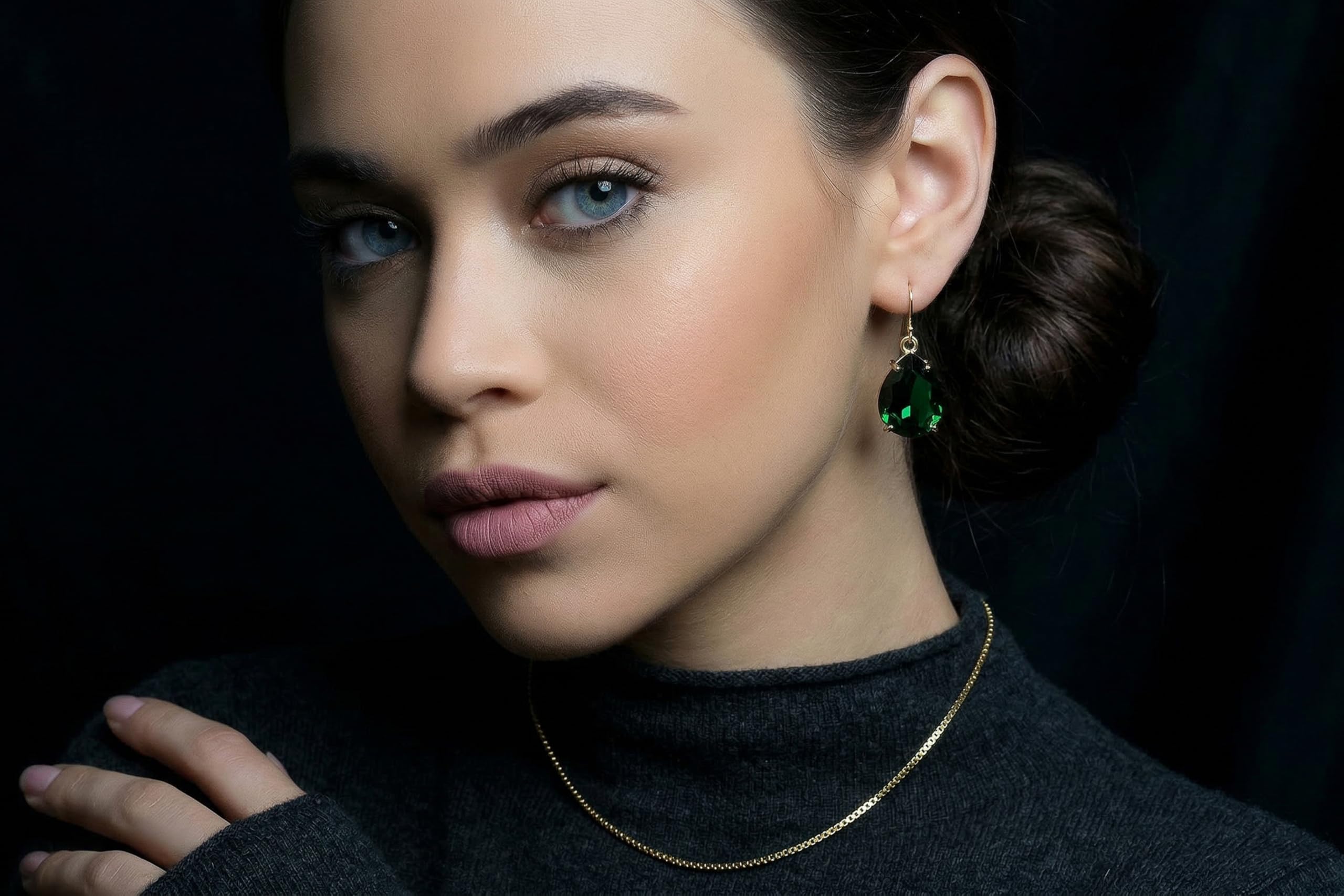 Pendientes Esmeralda Femeninos - Joyas Artesanales con Piedra Preciosa de Mayo en Forma de Pera - Pendientes de Moda Personalizados para Mujer - con Caja de Lujo