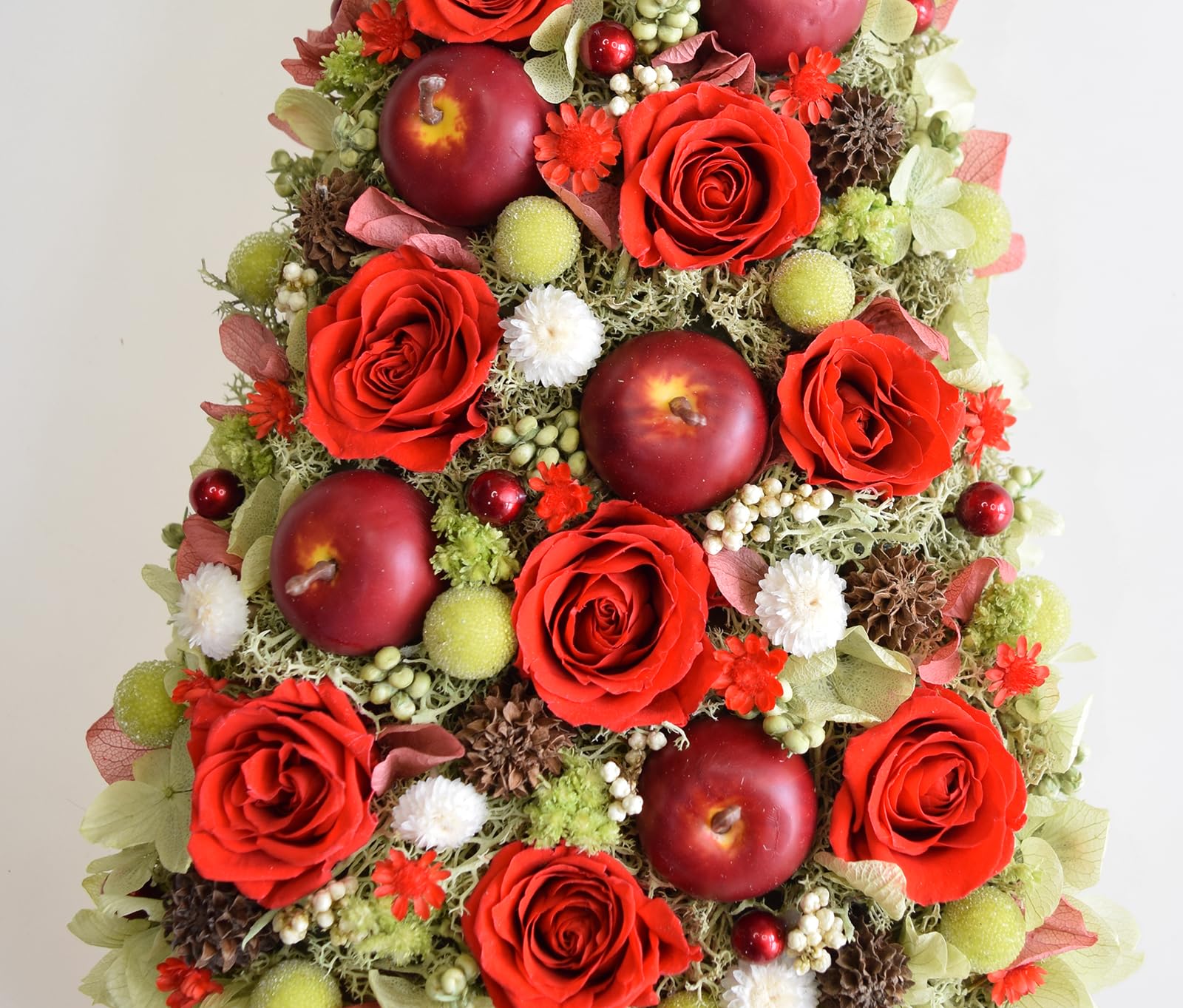 Amazon｜お花のクリスマスツリーの壁掛け プリザーブドフラワー 華やか