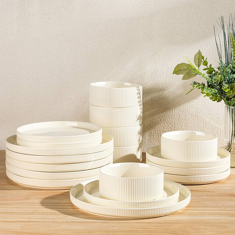 TheTerra Ceramic Dinnerware Sets for 6, 18 Pieces Porcelain Lightweight Plates and Bowls Sets, Scratch Resistant Dish Set, Oven & Microwave & Dishwasher Safe, Beige