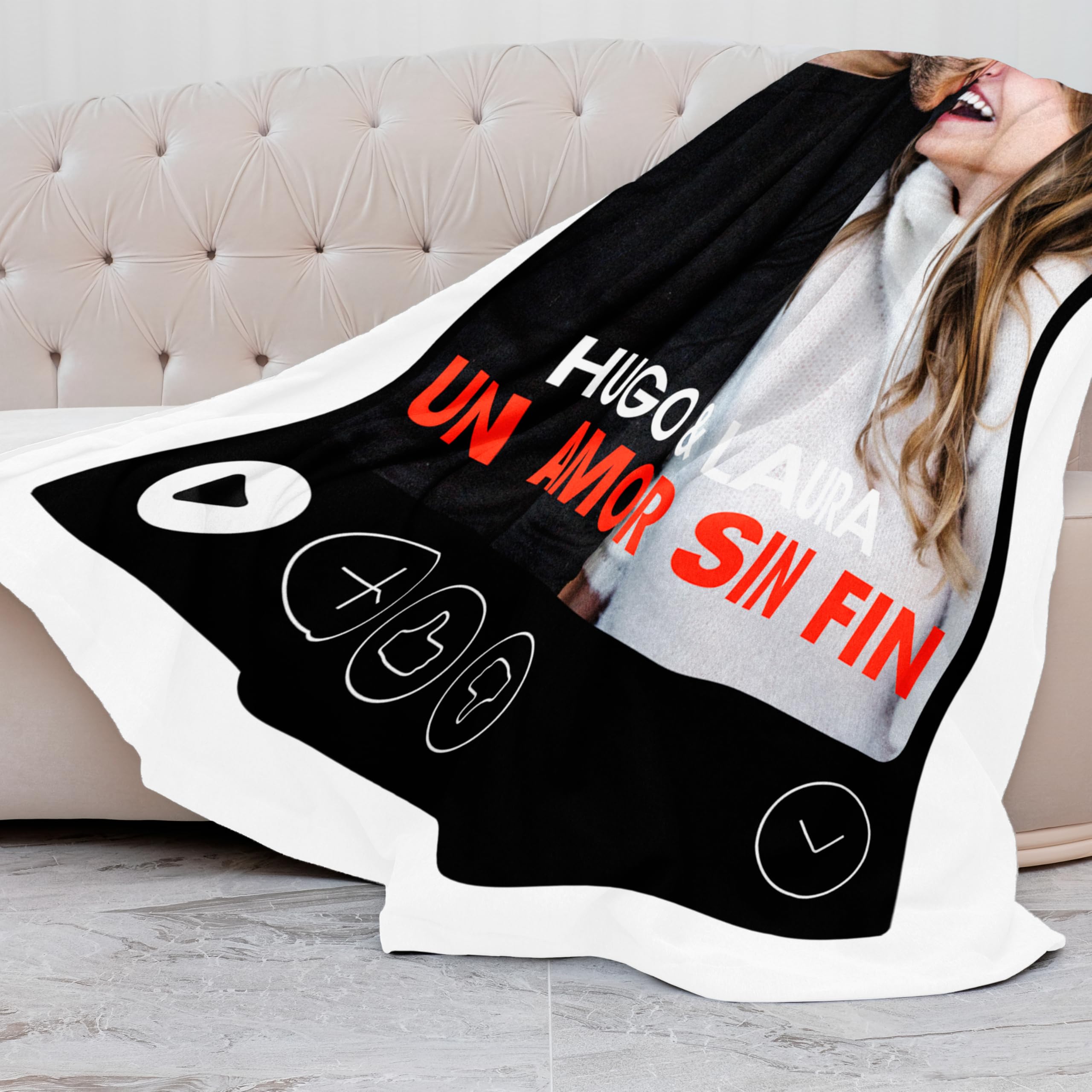 Manta Personalizada con Foto y Texto a Color de Diseño Top 1 Netflix con vuestros Nombres y Título de Película 170x130cm para Sofá o Cama de Abrigo en Invierno (Tela Coralina)