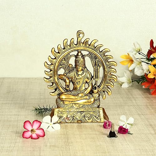 Lord Shiva sentado con un halo divino en metal por Handicrafts Paradise - 8.5 pulgadas
