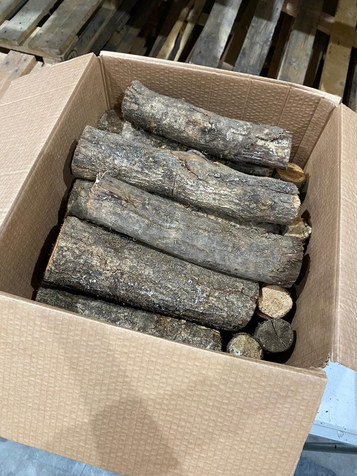 Jandei - Leña de Roble (24Kg) Tronco Mediano 30-40cm. Totalmente Seca, para Chimeneas, Barbacoas, Calderas, Estufas y Cocinas. Origen España, Marrón, JNM-0001