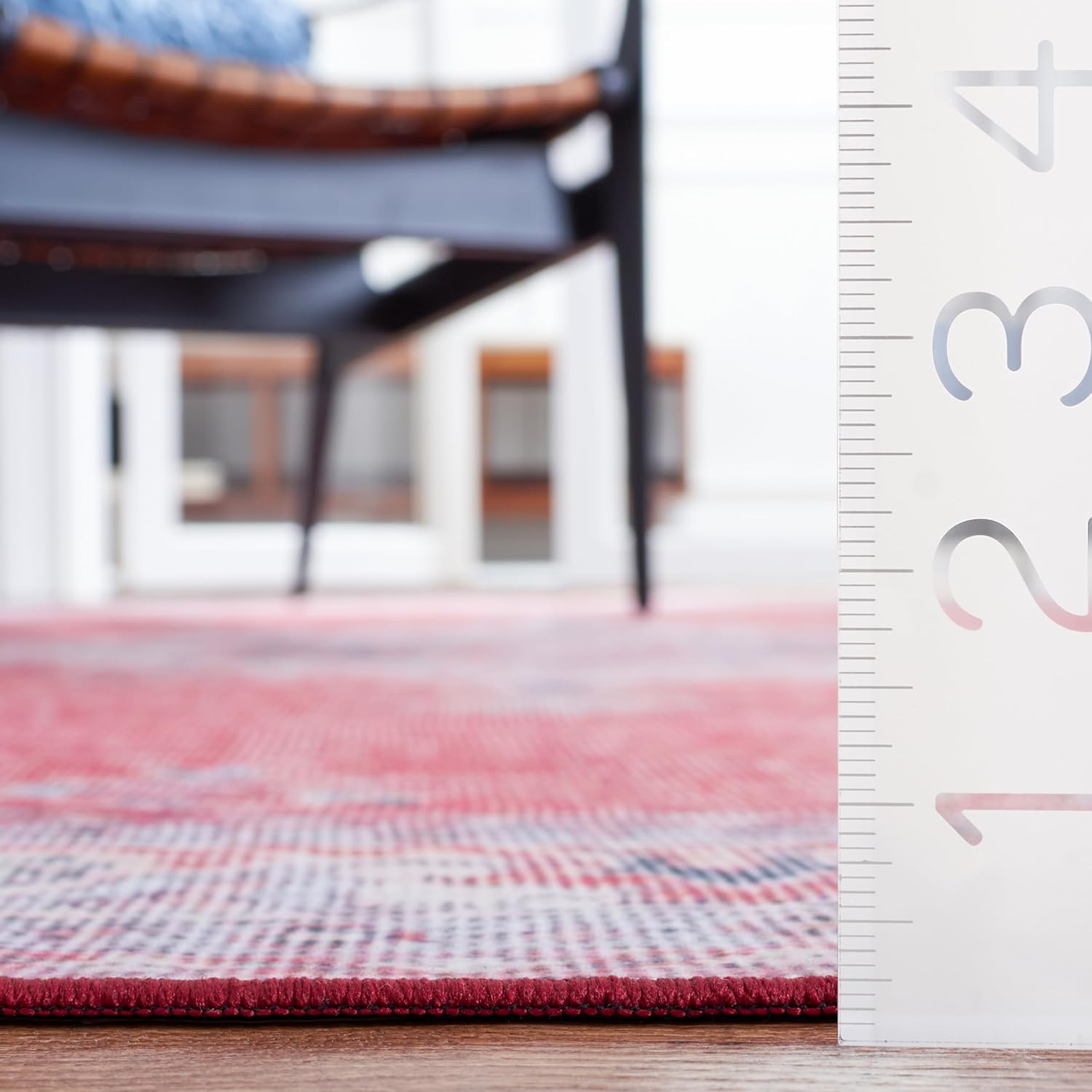 SAFAVIEH Washable Rug Tucson Collection - 8' x 10', Red & Beige, Slip Resistant & Easy to Clean, Ideal for Living Room, Bedroom, Dining Space (TSN140Q)