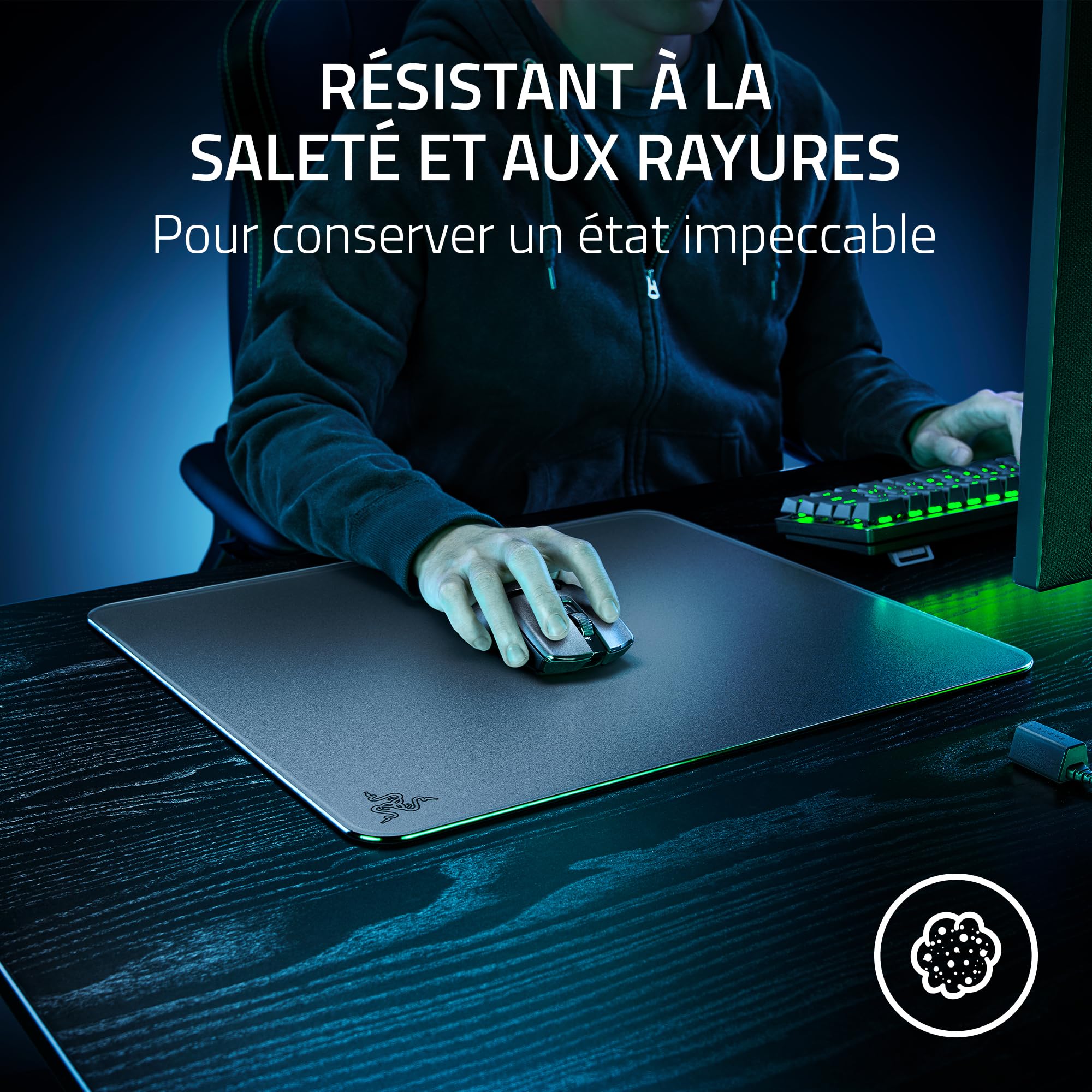 Razer Atlas - Tapis de Souris en Verre (Verre trempé de Qualité Supérieure, Surface Ultra Lisse & Micro-découpée, Résistant à la Saleté et aux Rayures, Mouvements Silencieux, Base Antidérapante) Noir