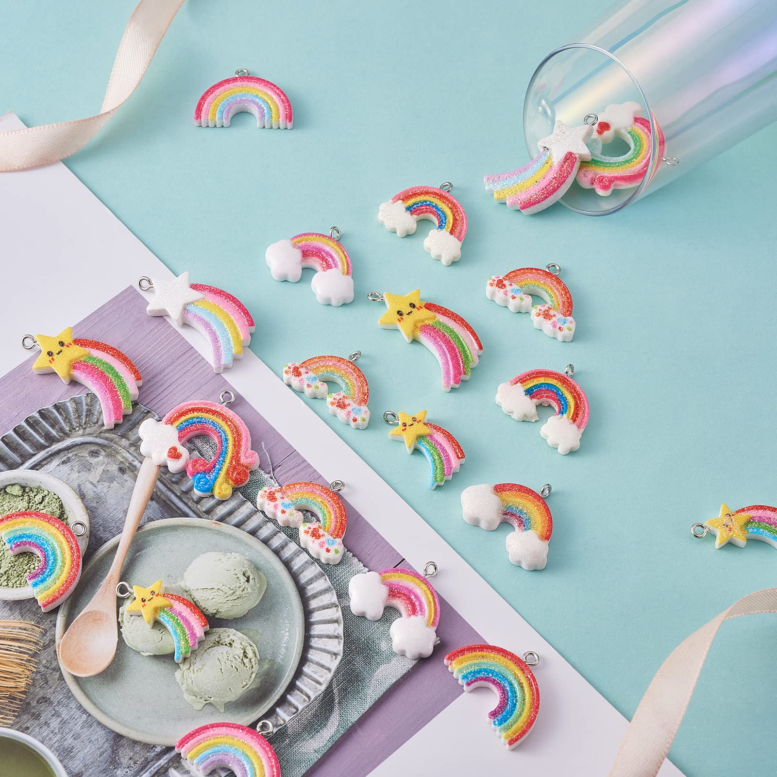 36 ciondoli arcobaleno a forma di nuvola arcobaleno in resina a forma mista per gioielli, collane, orecchini e artigianato