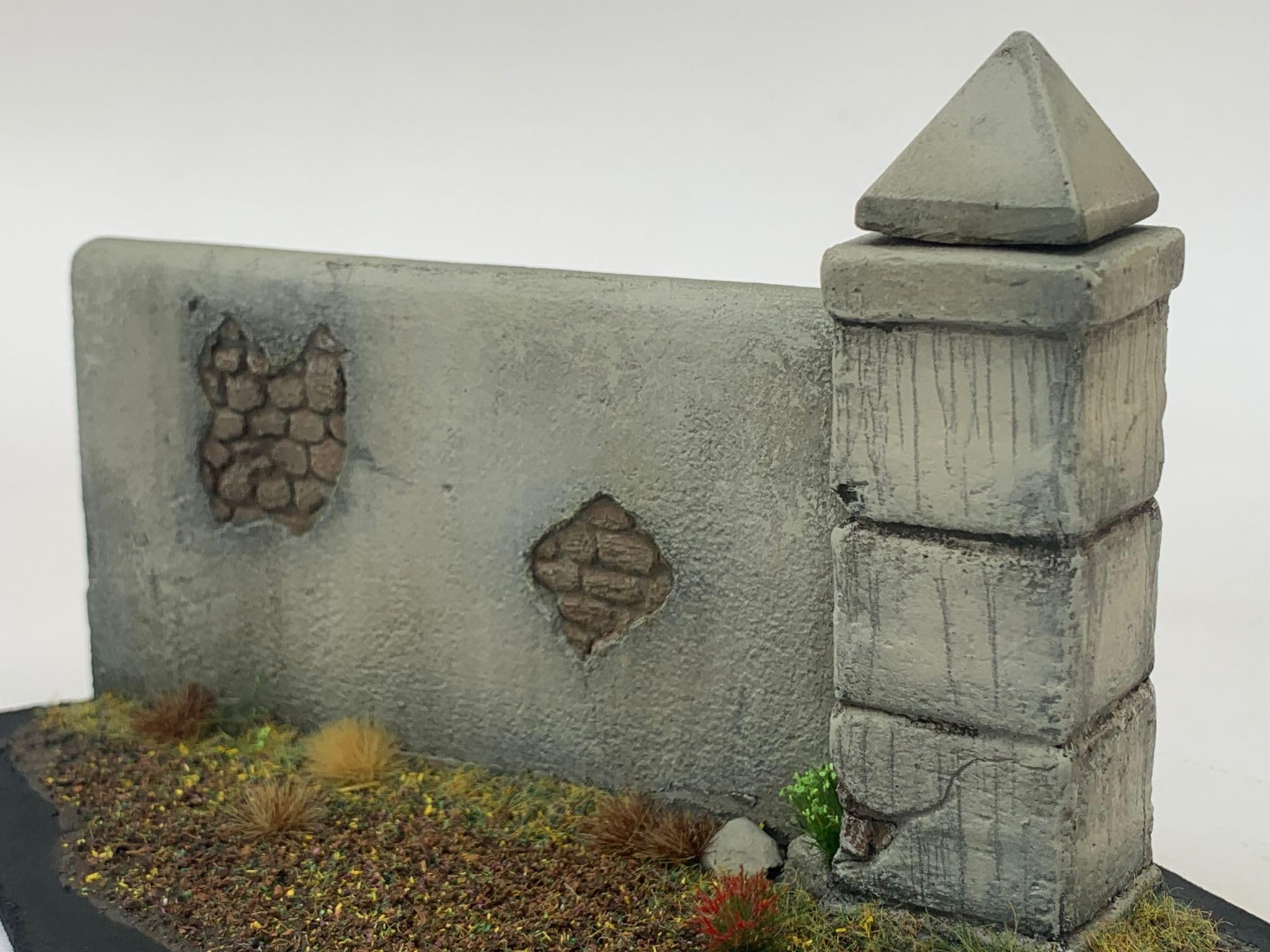 Fog Models 1/35 Scale Old Wall #1 Diorama Model kit (Wall only no Base), Small