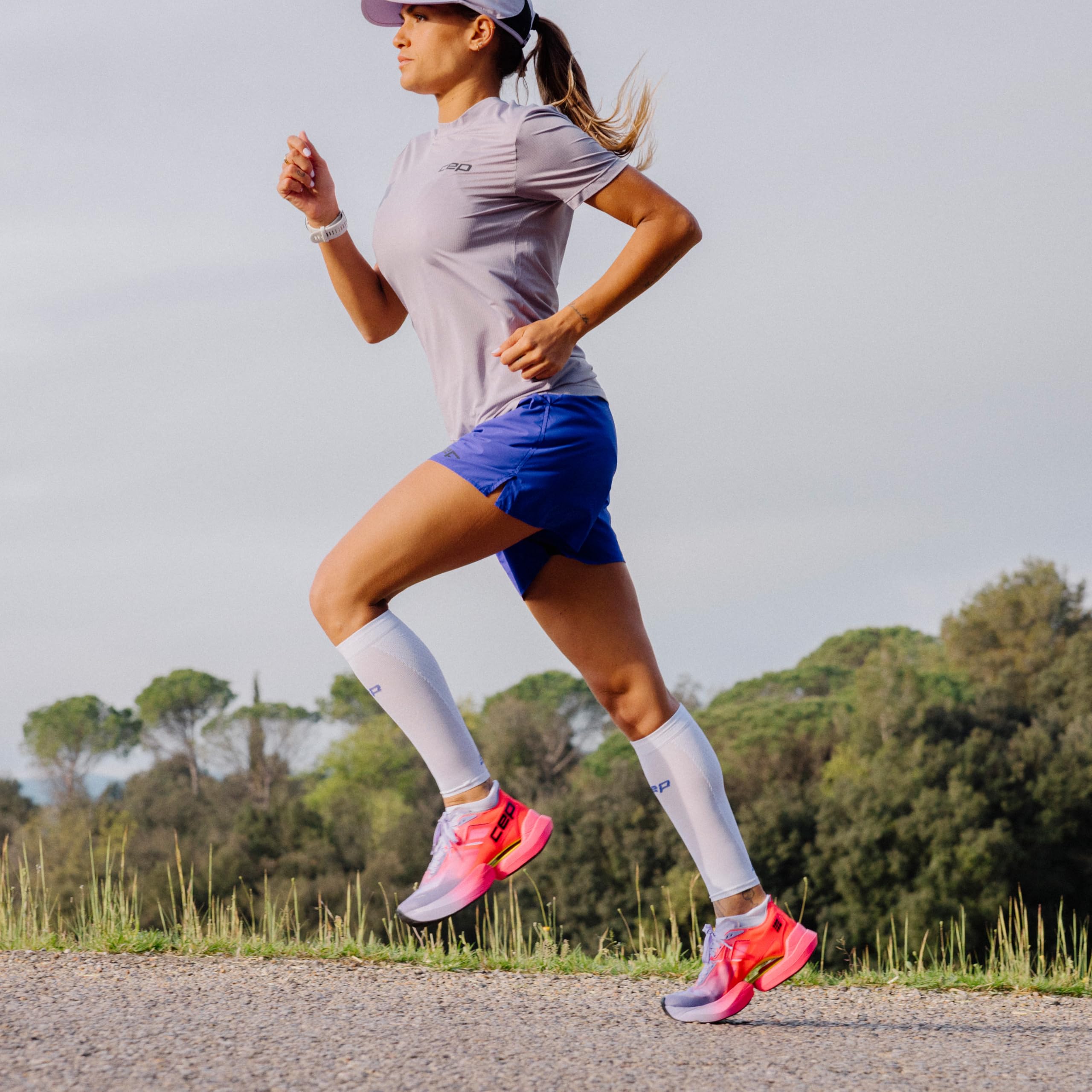 CEP Damen Core Run Ultralight 20-30 mmHg Wadenbandagen – Leistungskompressionsunterstützung, schnelltrocknend zum Laufen