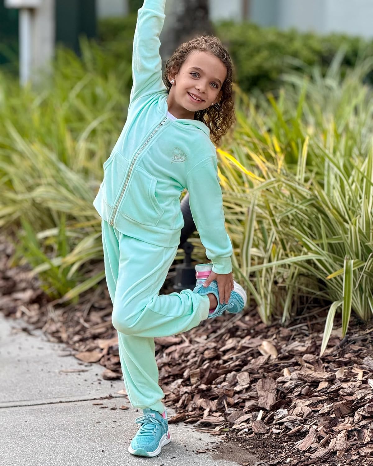 Stelle Girls Velour Tracksuits Zip Up Hoodies Joggers with Pockets 5-15 Y | Sweatshirt with Pockets,Chin Guard,Elastic Waist,Fall Winter Outfits,Holiday,Christmas,Toddler,Little Girl ,Tween,Teen,Preppy
