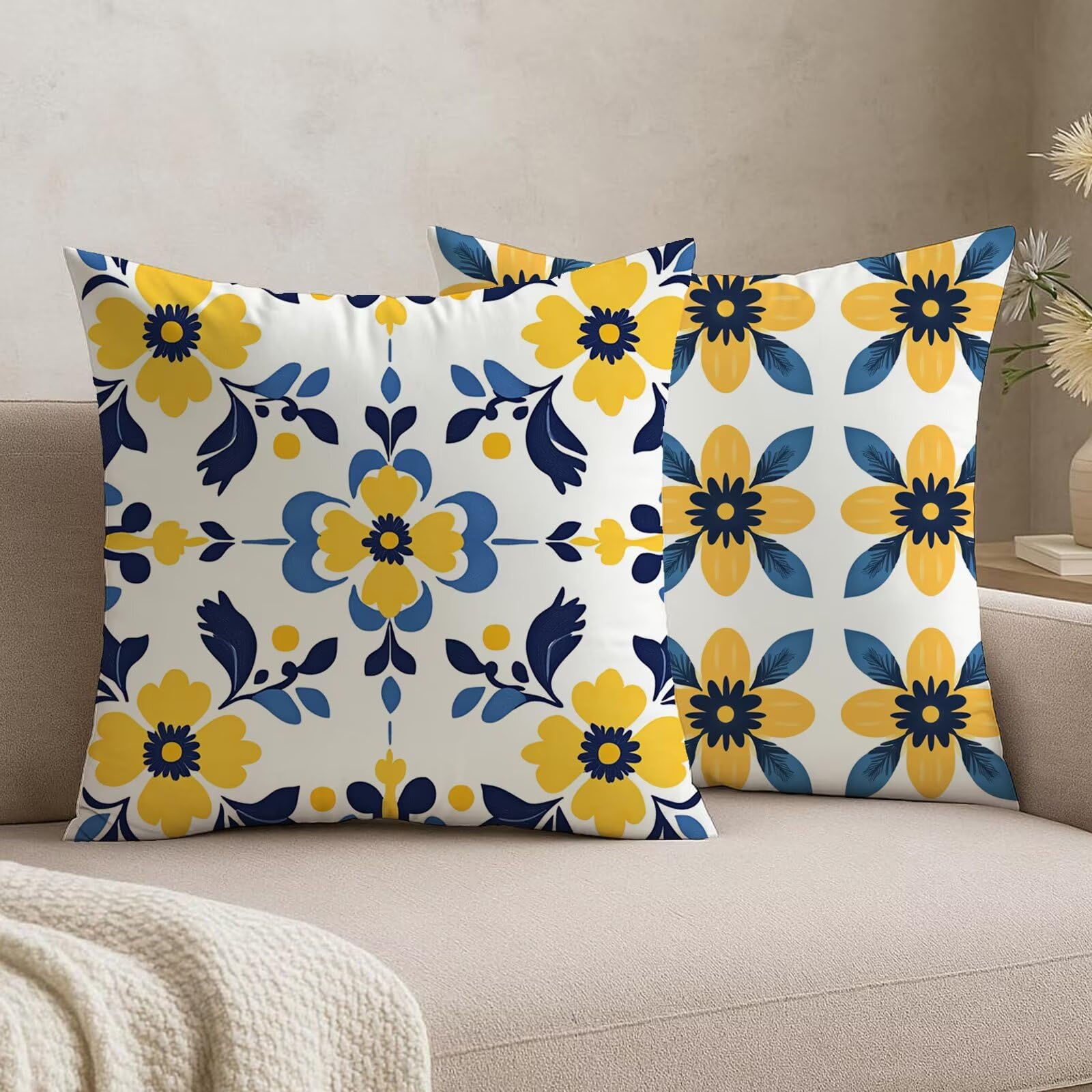 Housses de coussin velours jaune 45x45 cm déco fleurs bleues lit et jardin