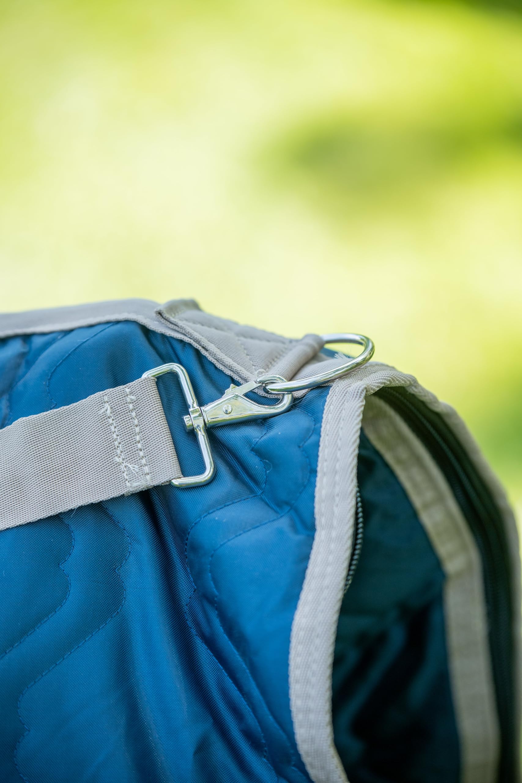 AJ Tack Western Padded Saddle Carrier: Saddle Carrier Burgundy