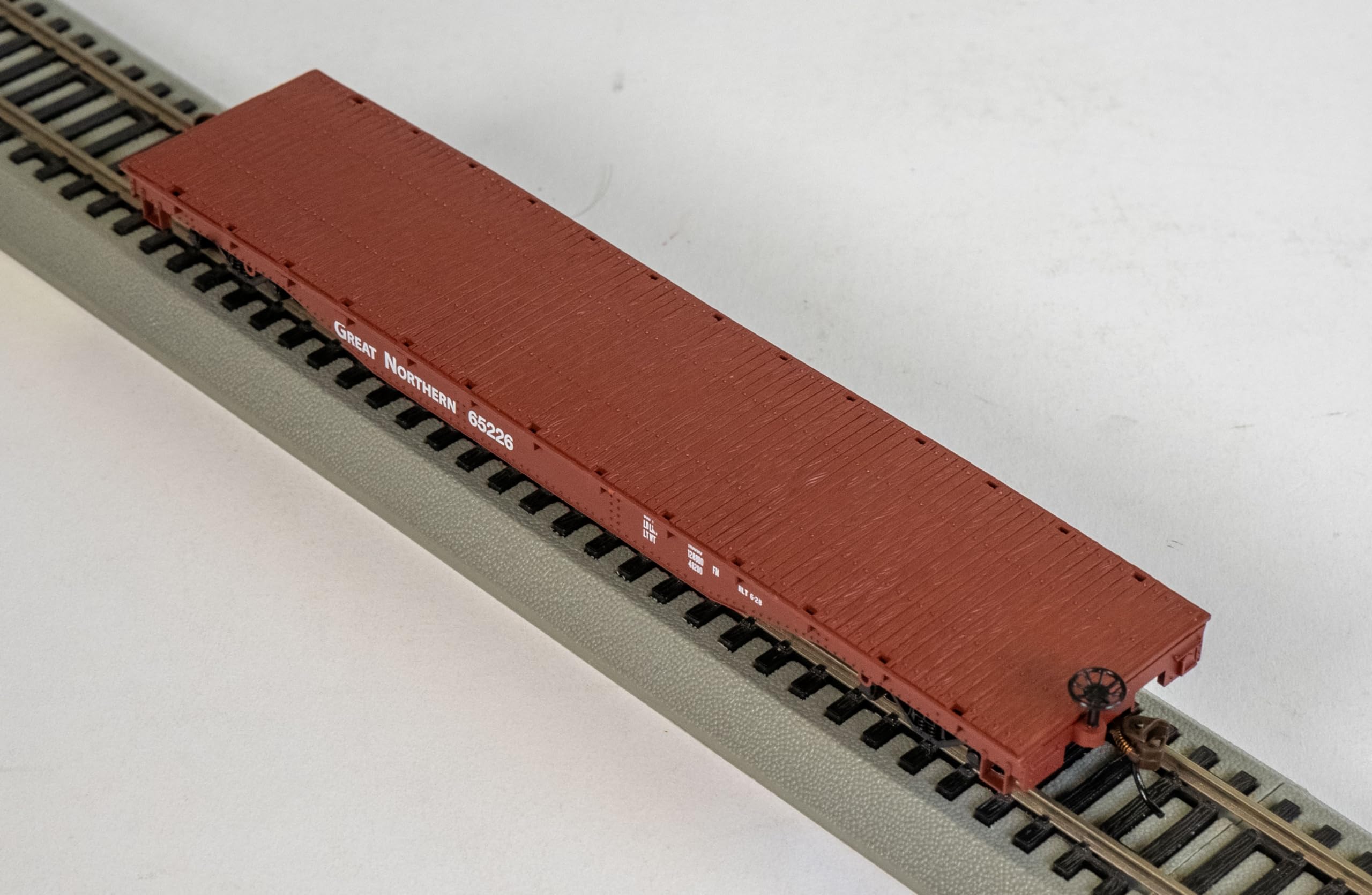 Bachmann Spur Ho Wagon de Marchandises 52' Flatcar Wagon Plat Great Northern