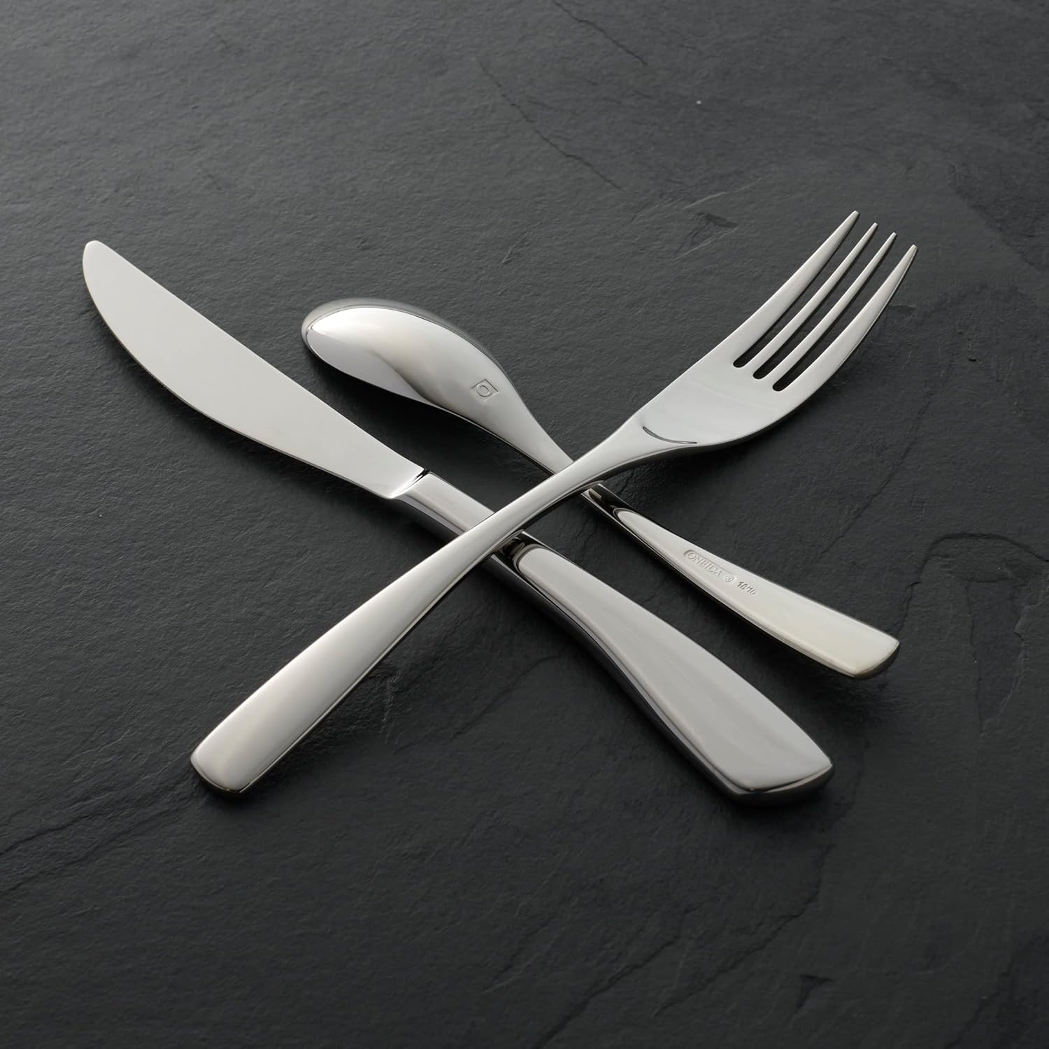 Oneida Pose 20 Piece Fine, Service for 4 Flatware Set, 20PC FW, STAINLESS