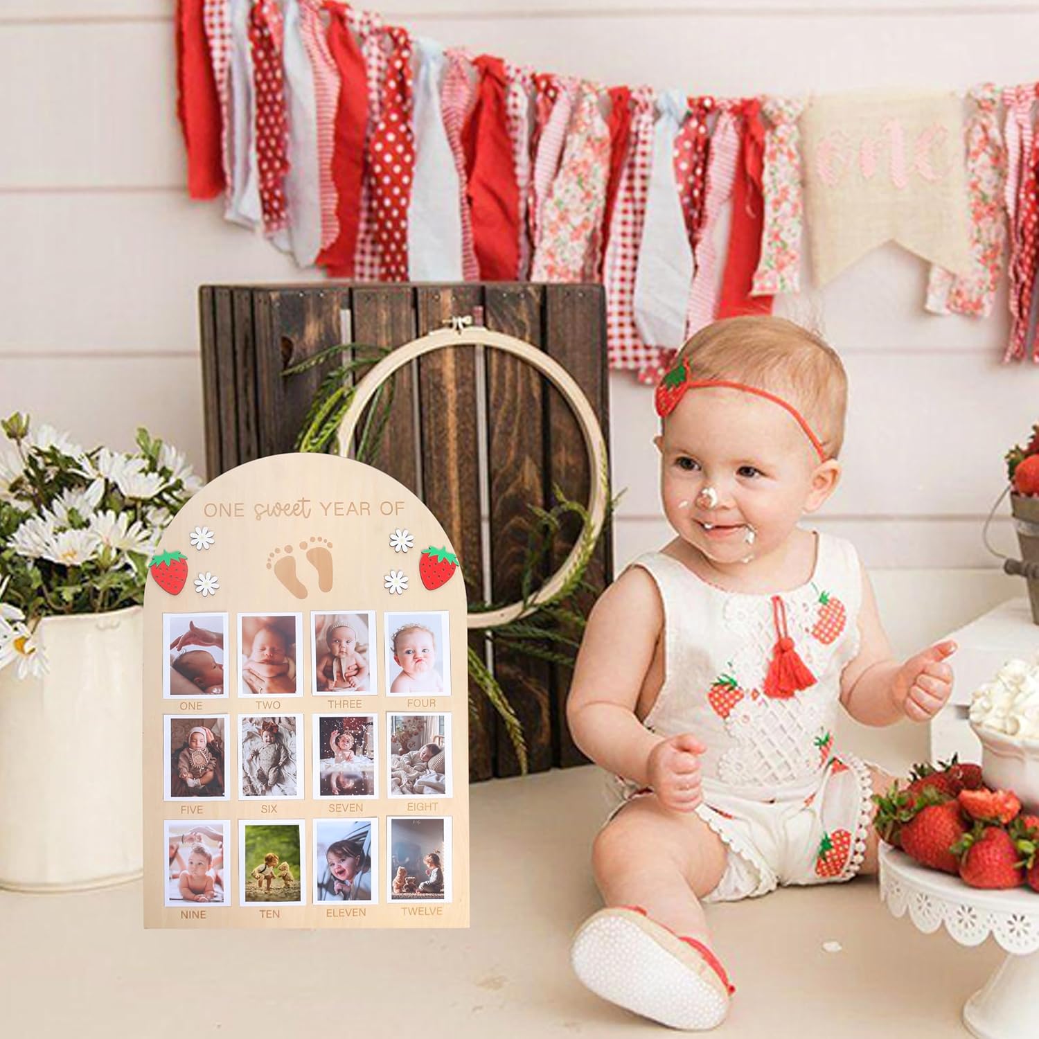 Baby Girl One Sweet Year Of Photo Board，Strawberry 1st Birthday Photo Board，Wooden Milestone Photo Frame，Monthly Milestone Wooden Sign For Baby's ，12-Month Photo Banner For Baby's Birthday Party