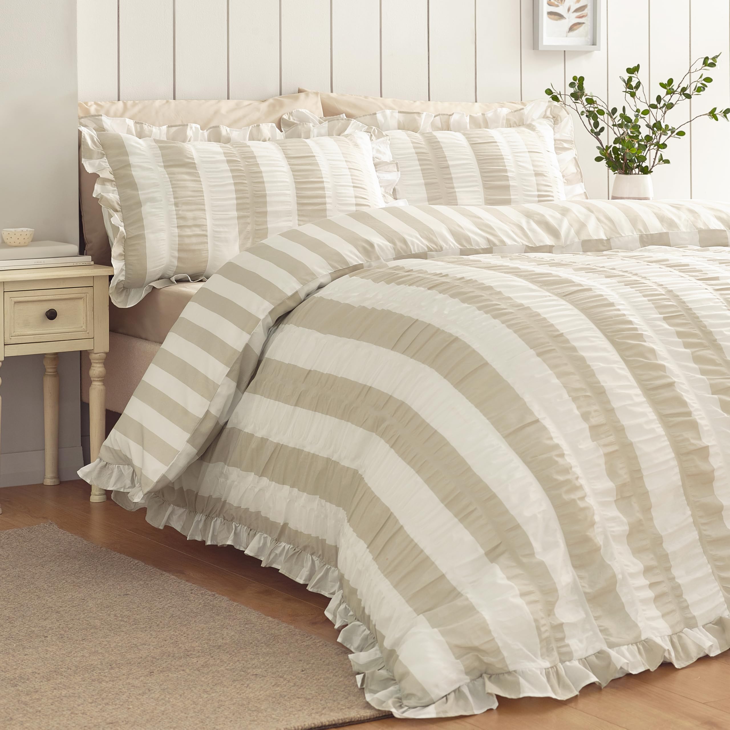 Catherine Lansfield  Seersucker Frill Stripe Duvet Cover Set - Natural - Double