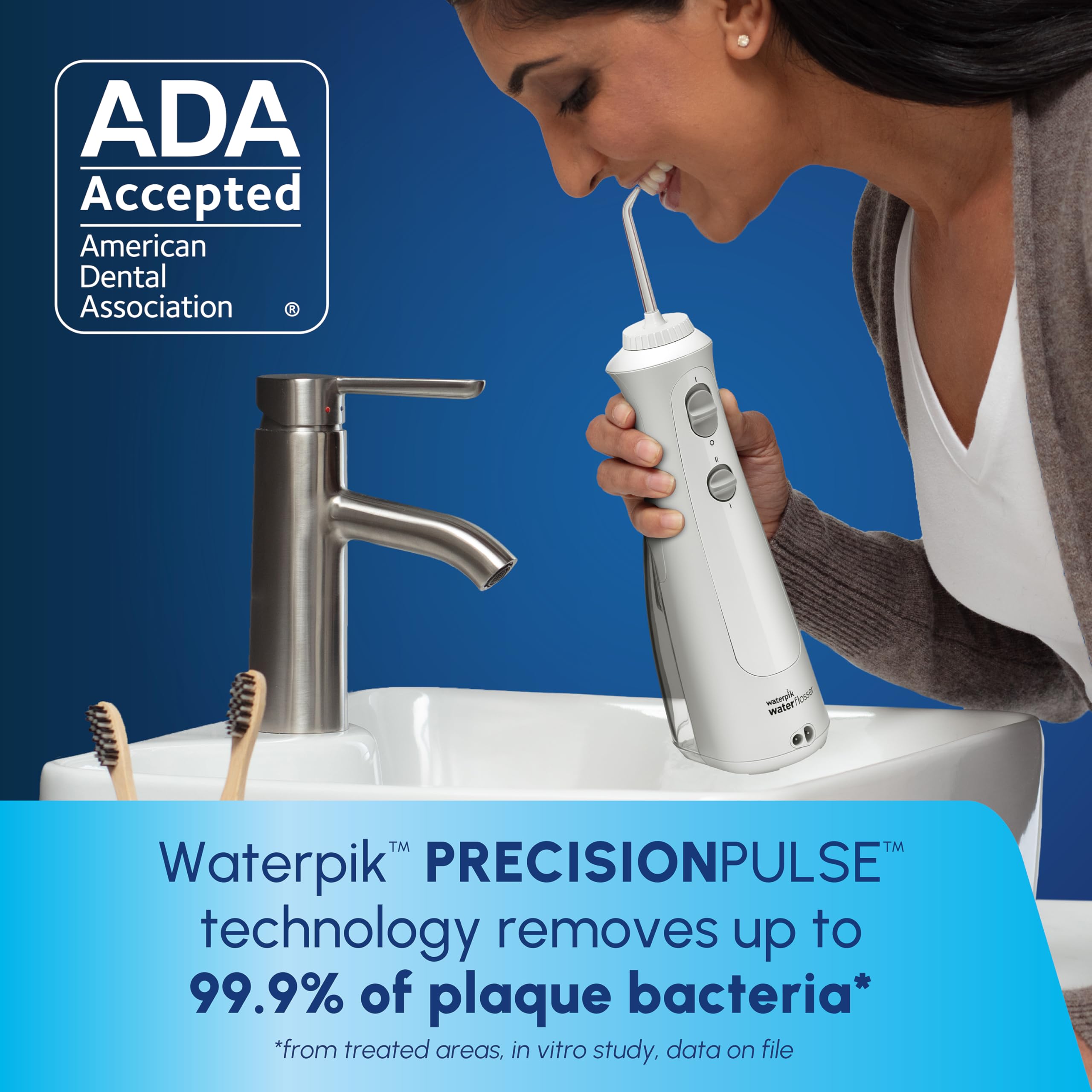 Waterpik Cordless Pearl e Sensonic Spazzolino elettrico ricaricabile e idropulsore combinato, cura dentale completa per denti, gengive, bretelle e viaggio - ADA accettato, bianco