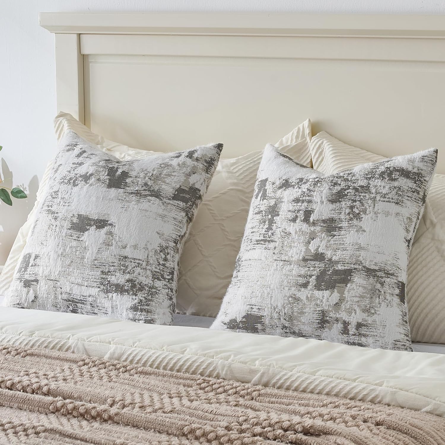 FUTEI Black White Decorative Throw Pillow Covers 18x18 Inch Set of 2,Soft Faux Cashmere Jacquard Weave Vintage Cushion Case,Modern Home Decor for Couch Bed Living Room