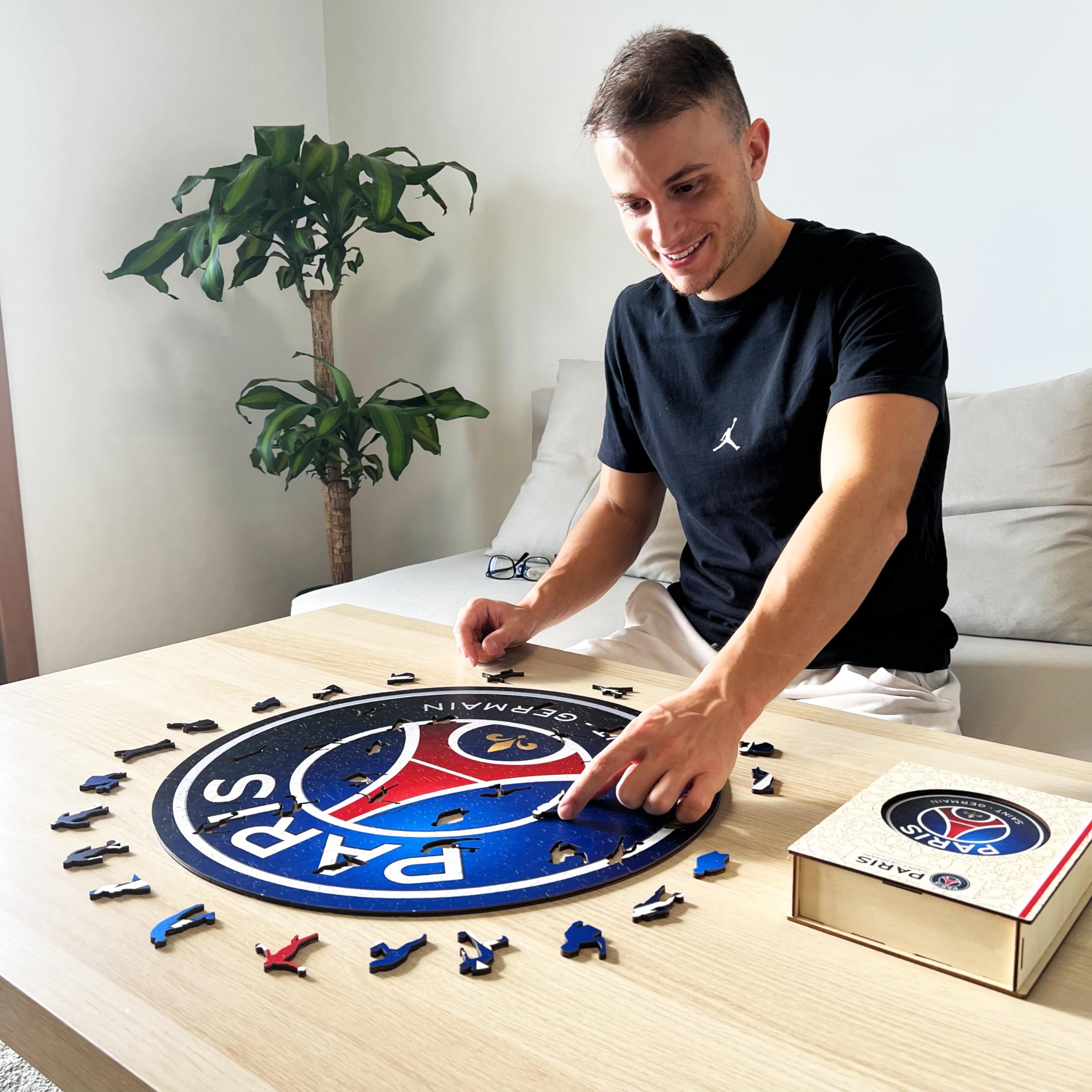 Ikoniczne puzzle, PSG Logo, 100% ekologiczne drewniane puzzle z oficjalną literą, rozmiar M, 250 elementów