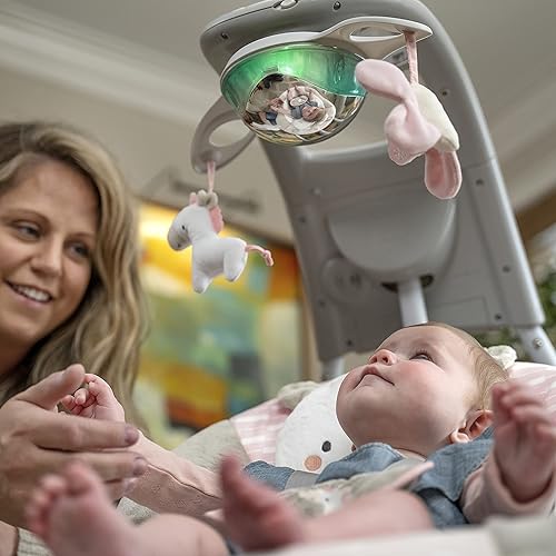 Miniatura 6 de Ingenuity InLighten - Columpio para bebé de 6 velocidades marco fácil de plegar asiento giratorio para bebé sonidos de naturaleza móvil iluminado