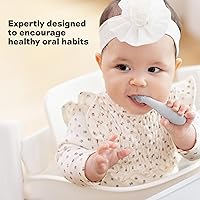 Vista 4 de ezpz Cepillo de Dientes para Bebés (Salvia) - 3 Meses + - 100% Cepillo de Dientes para Bebés de Silicona con Protuberancias Sensoriales - Limpia