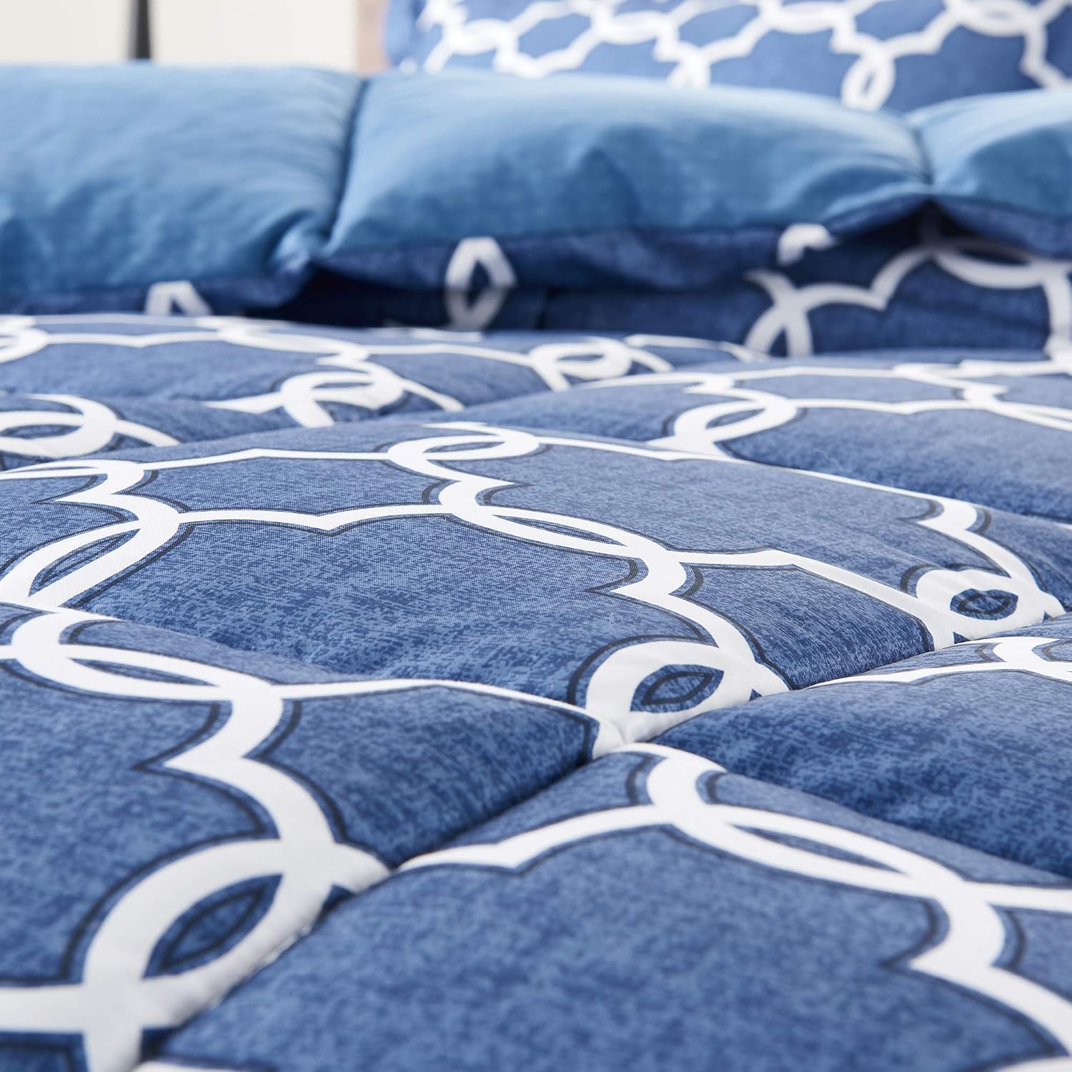 downluxe Lightweight Printed Comforter Set (King, Blue) with 2 Pillow Shams - 3-Piece Set - Down Alternative Reversible Comforter