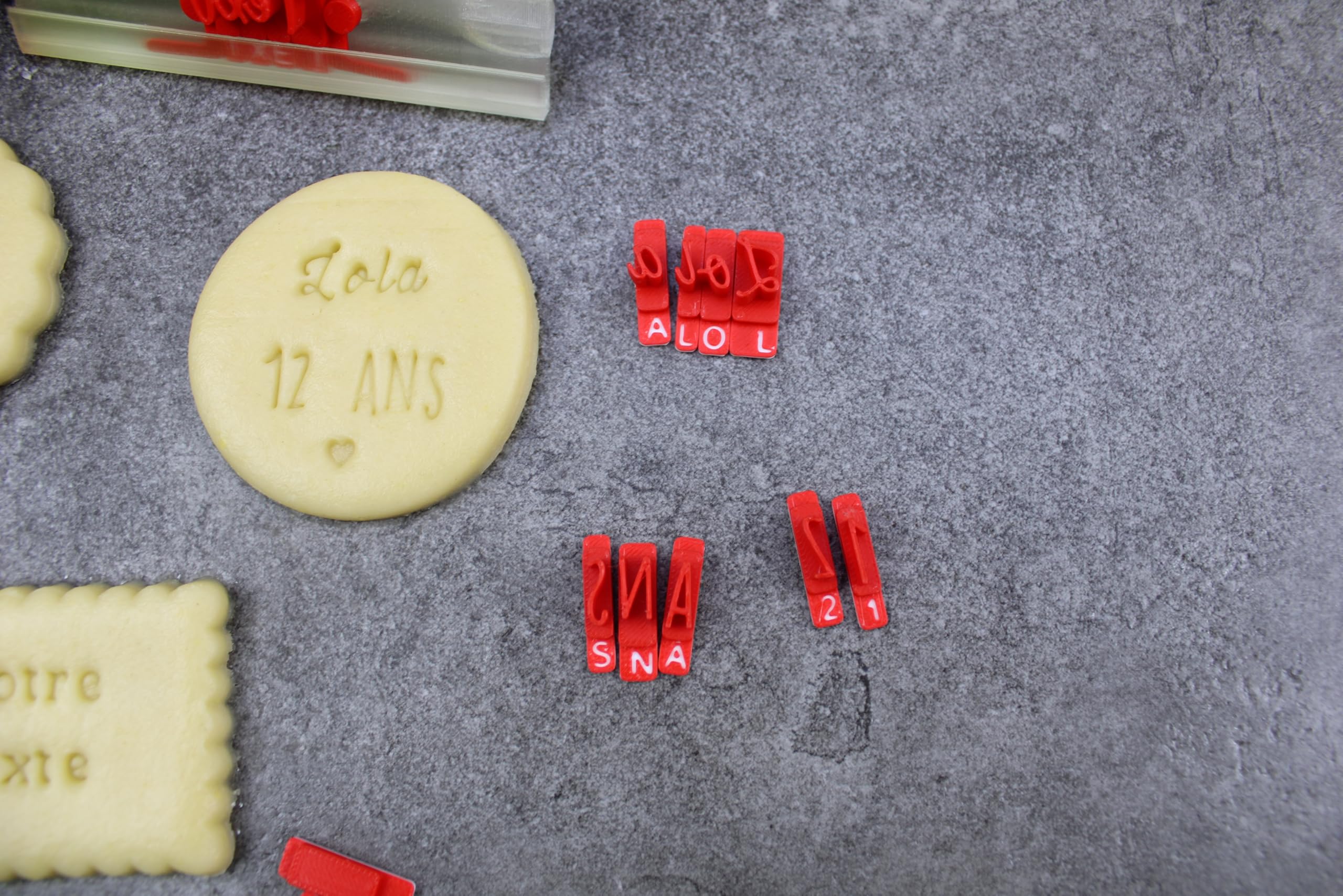 3DKOUPE - Kit tampon alphabet pour pâtisserie et pâtes - 10 polices d'écriture au choix - Minuscules, Majuscules, Chiffres, Symboles - Cake design, pâtisserie créative (KIT Complet)