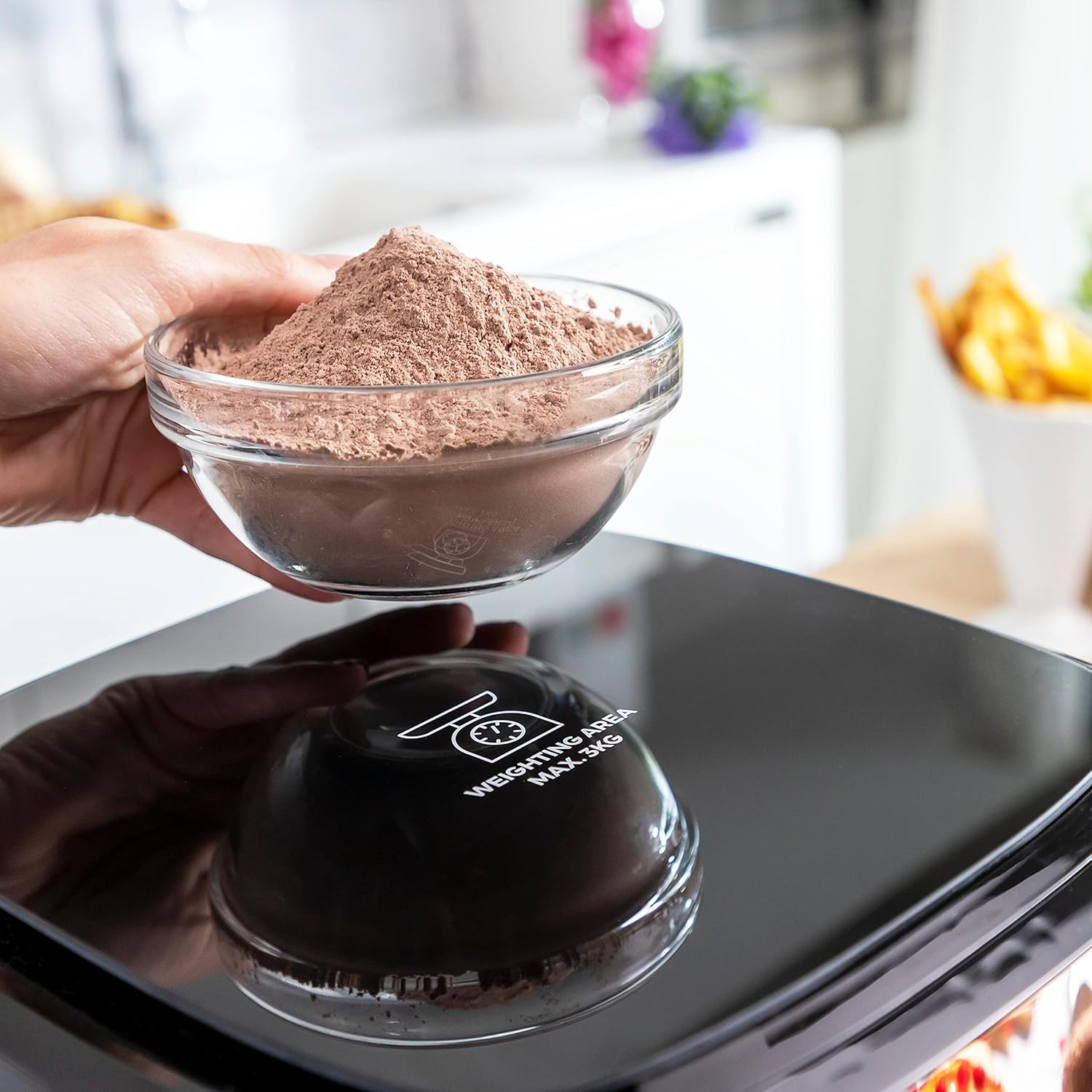 InnovaGoods® Friggitrice senza olio 5L, aria fryer 1500 W con +100 ricette in spagnolo, friggitrice aria con bilancia integrata, 8 programmi, touch screen, finestra, timer e flusso daria a 360°