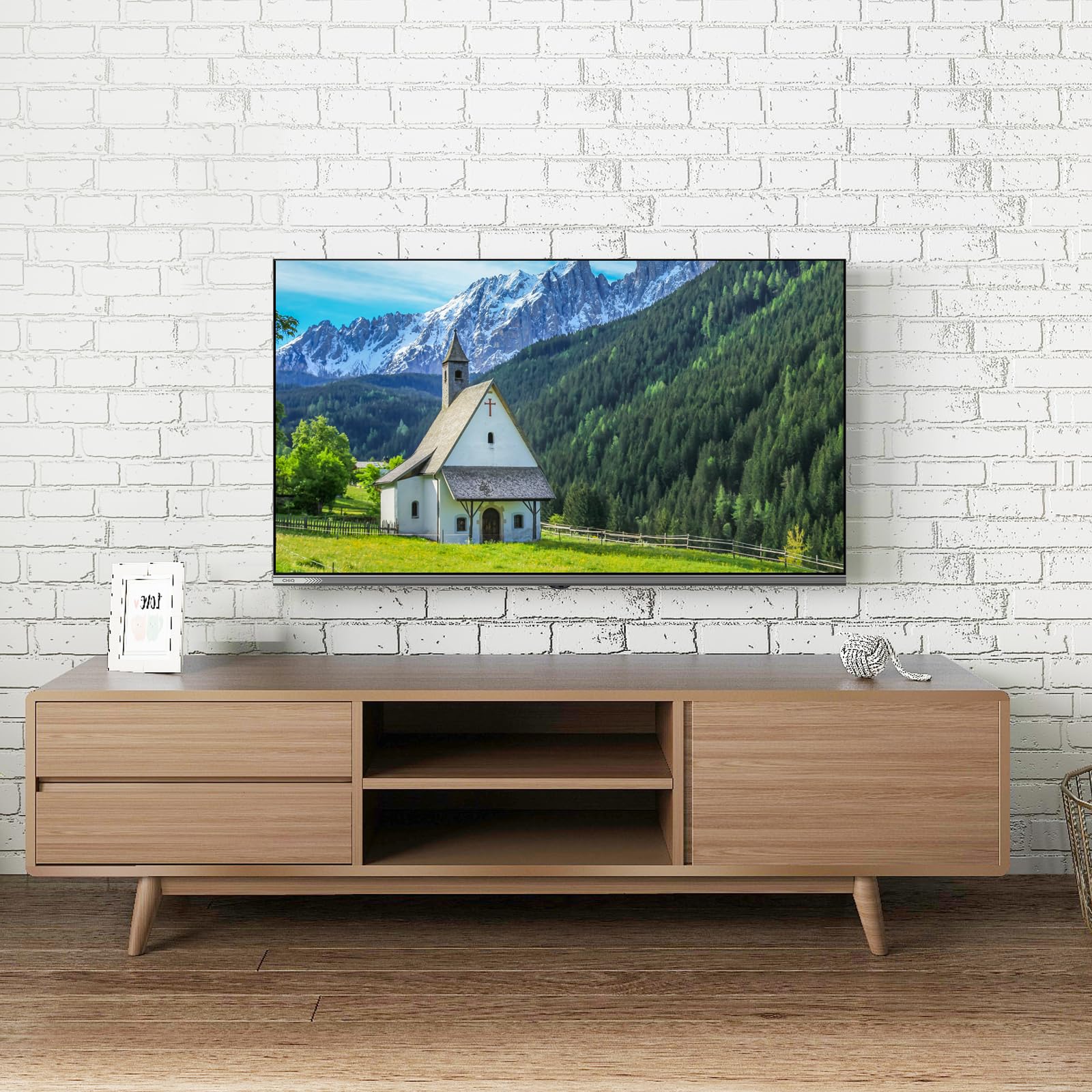 CHiQ L32M9E Téléviseur Smart 32 Pouces (80 cm), HDR10, Google TV, Tuner Triple, Dolby Audio, DBX-TV, HDMI, USB, sans Cadre en métal, Noir
