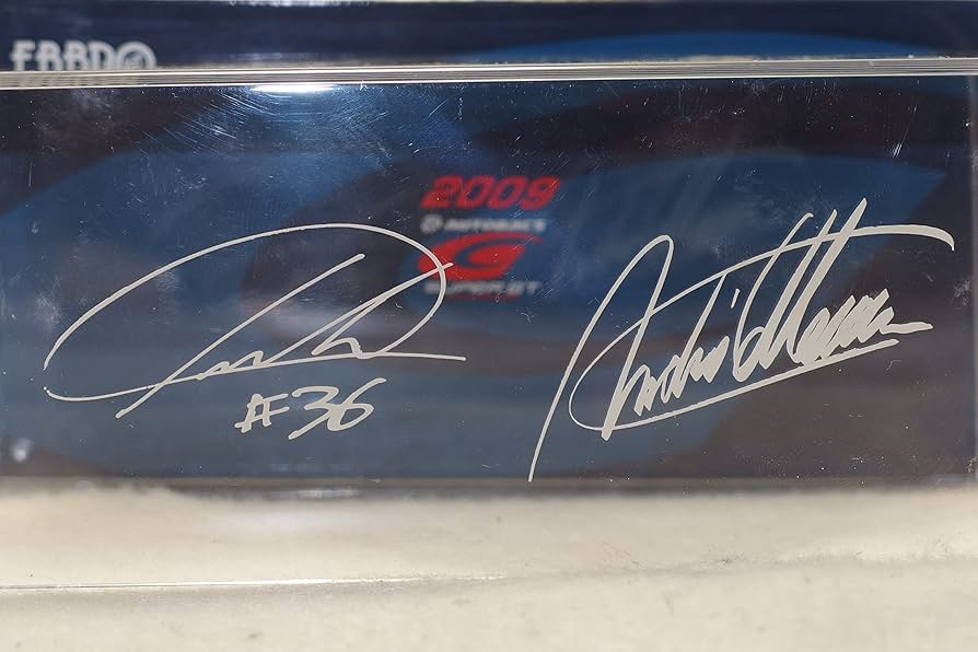 【直筆サイン入り】 PETRONAS TOM'S SC430 SUPER GT Amazon.co.jp: サイン入り 1/43 エブロ EBBRO 44277 SUPER GT