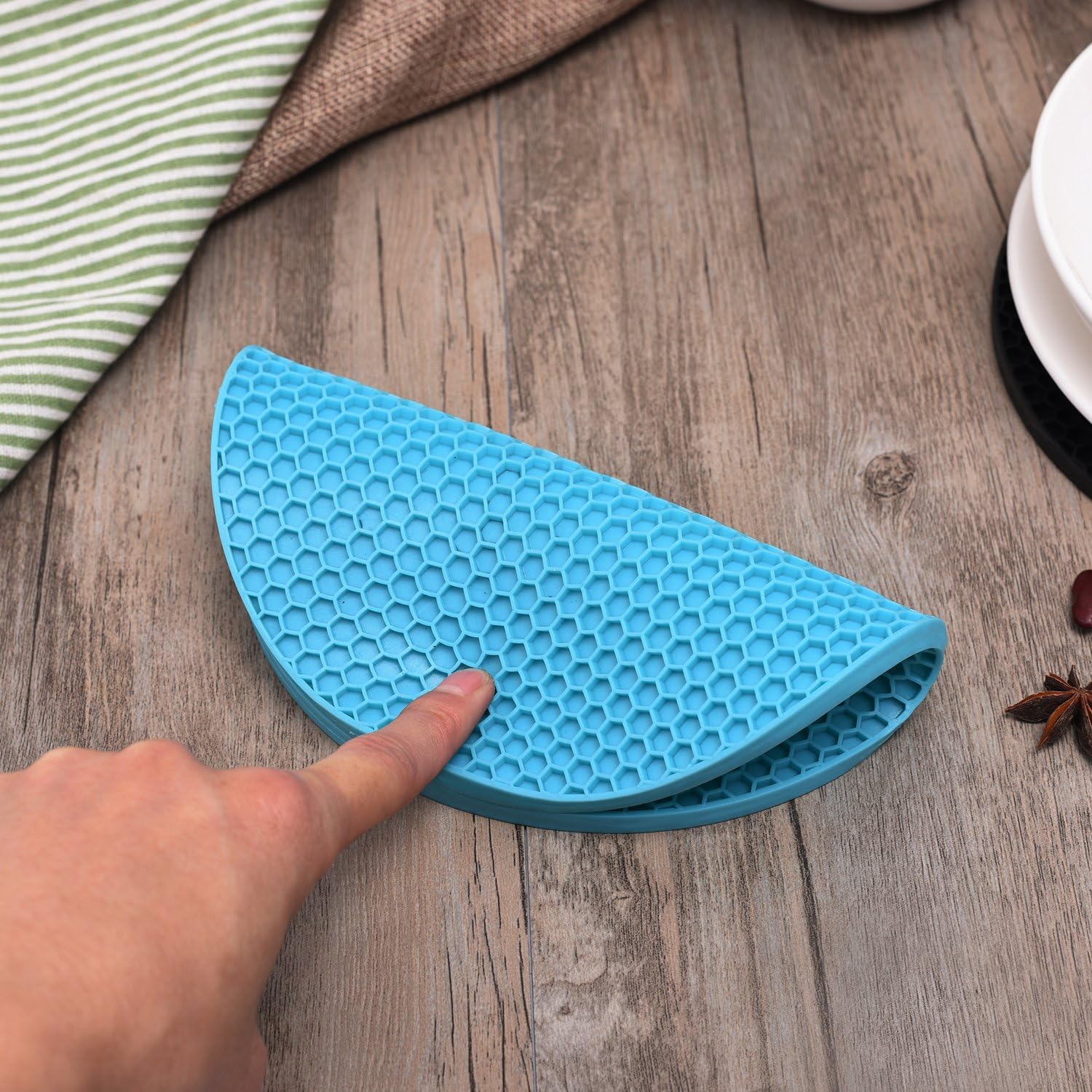 Super Deal Product Silicone Trivet Mats Round Pot Holder 5Pcs Multi-Purpose Hot Pot Mats Hot Pad Jar Opener Spoon Rest Heat Resistant Non-slip Durable Flexible Dishwasher Safe for Home Use
