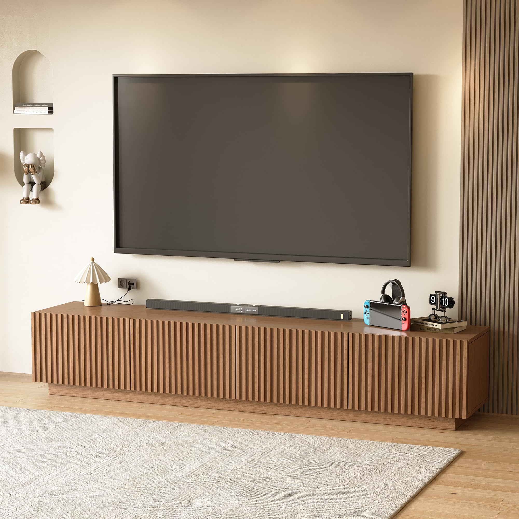 KAANAA TV Schrank 220cm mit Lamellentüren, TV Lowboard Nussfarbe | 220cm TV Lowboard, Lamellentüren, Nussfarbe Holzoptik, großer Stauraum, Kabelmanagement, für Fernseher 75–90 Zoll
