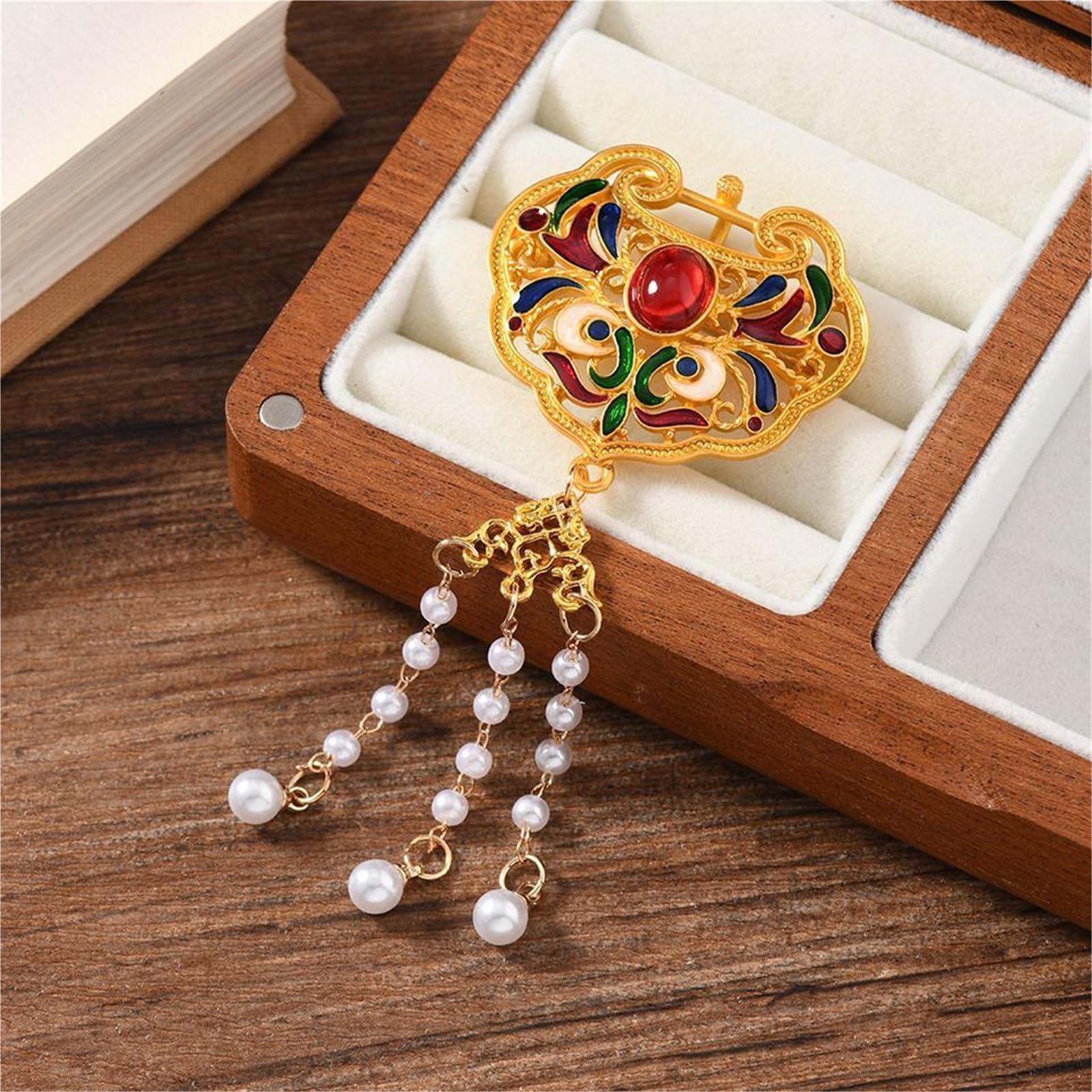 Broche de estilo chino vintage con borla esmaltada para ocasiones festivas