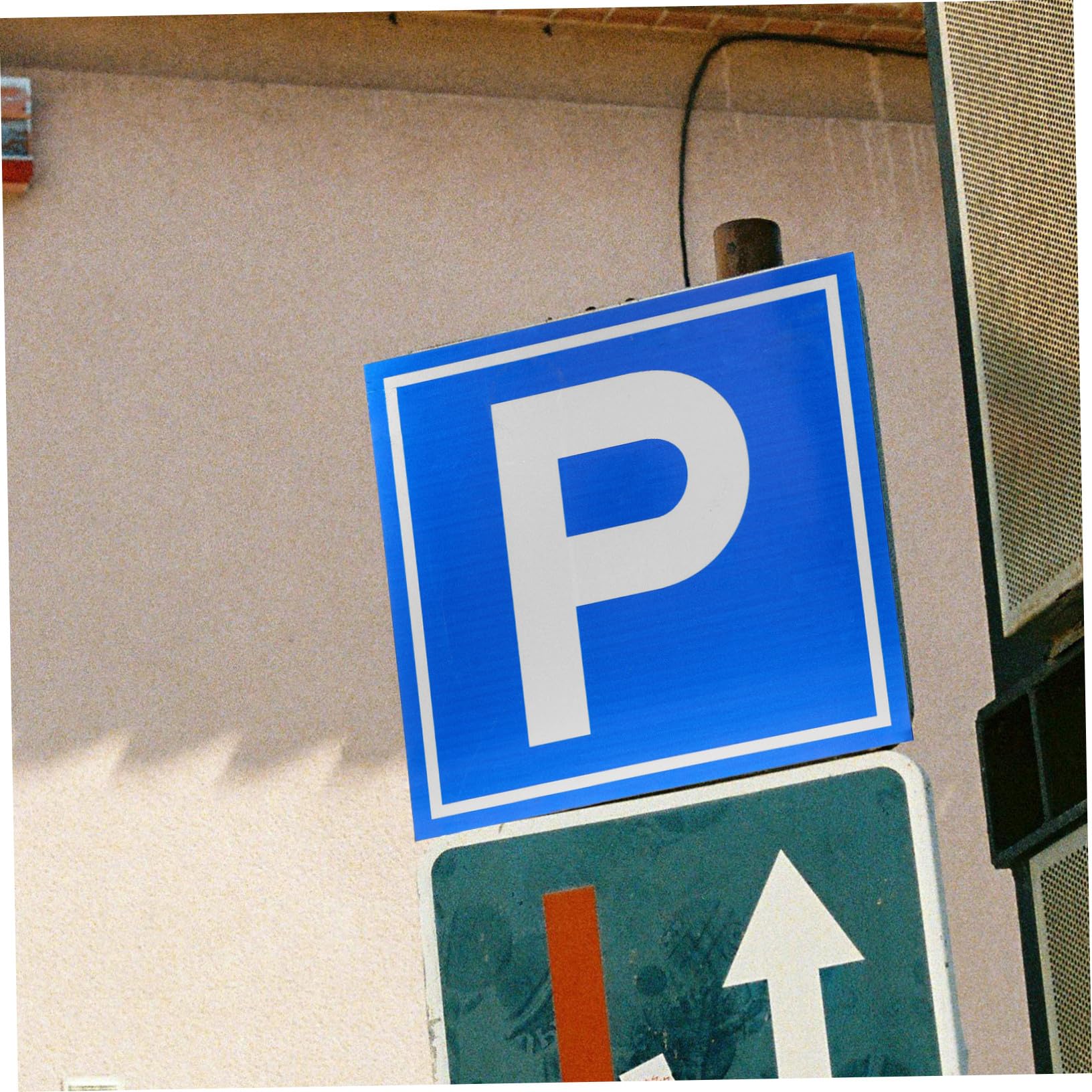 Cartello di Sicurezza Simbolo P in Lega di Alluminio Blu per Parcheggio | Uso per Aree di Sosta e Spazi Segnaletica Chiara, Installazione Semplice, Visibilità Elevata