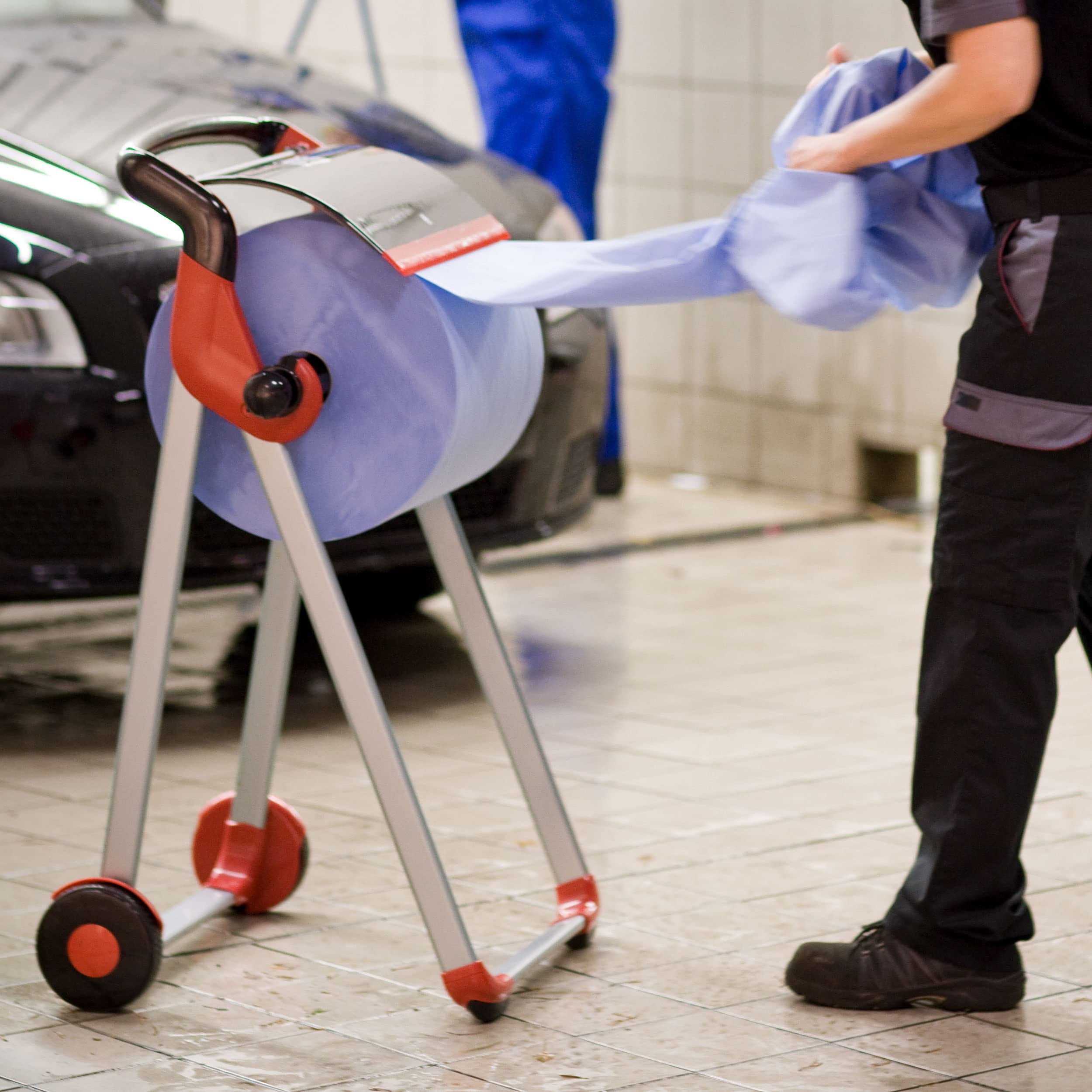 Tork 130050 Starke Mehrzweck Papierwischtücher für W1 Bodenständer- und Wandhalter-System / 2-lagige Papierrolle in Blau / Premium Qualität / 1 x 510 m