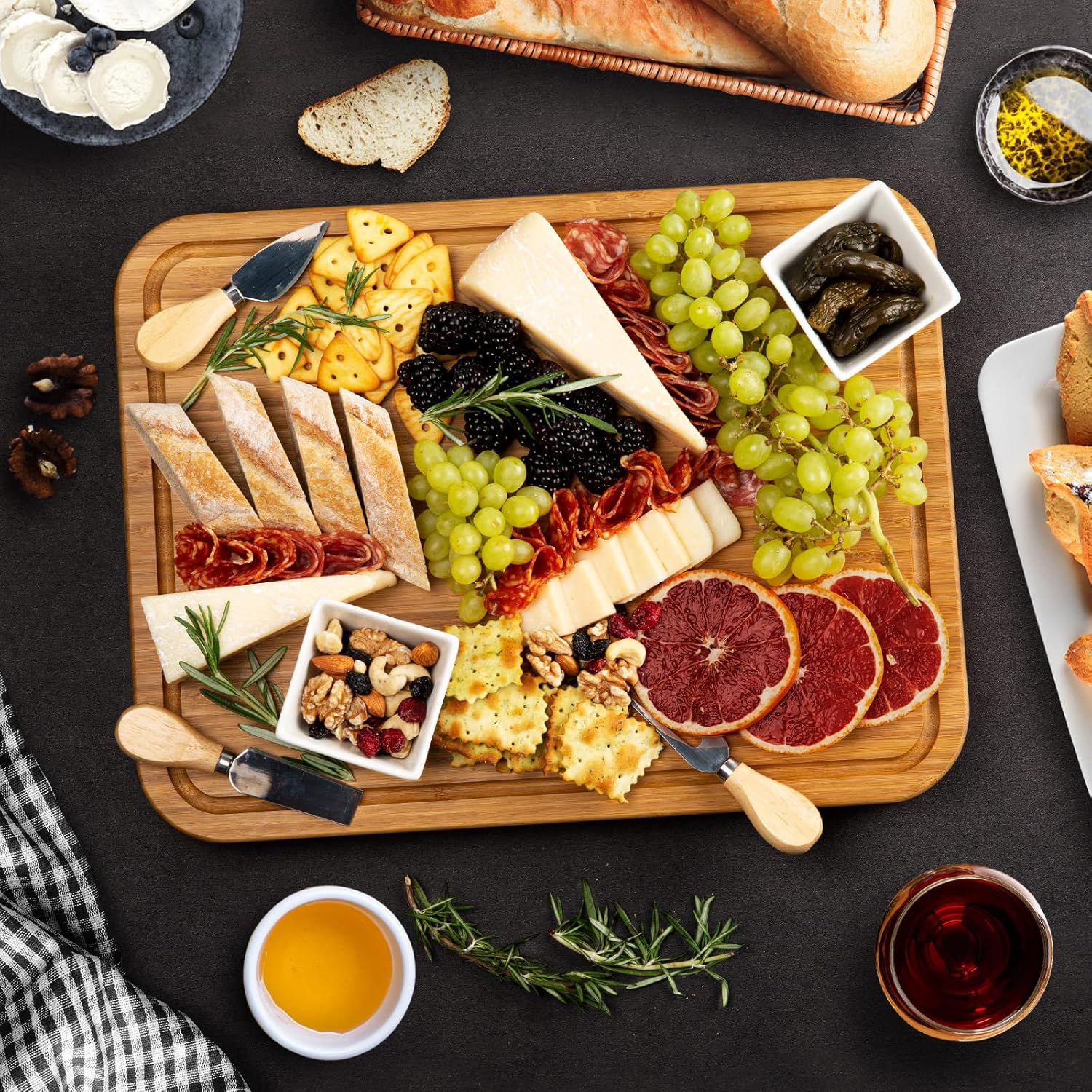 Turkey Carving Board, Heavy Duty Meat Cutting Board for Thanksgiving Bamboo Wood Butcher Block Brisket Cutting Boards with Juice Groove, Pyramid Spikes Stabilizes Steak or Turkey While Carving