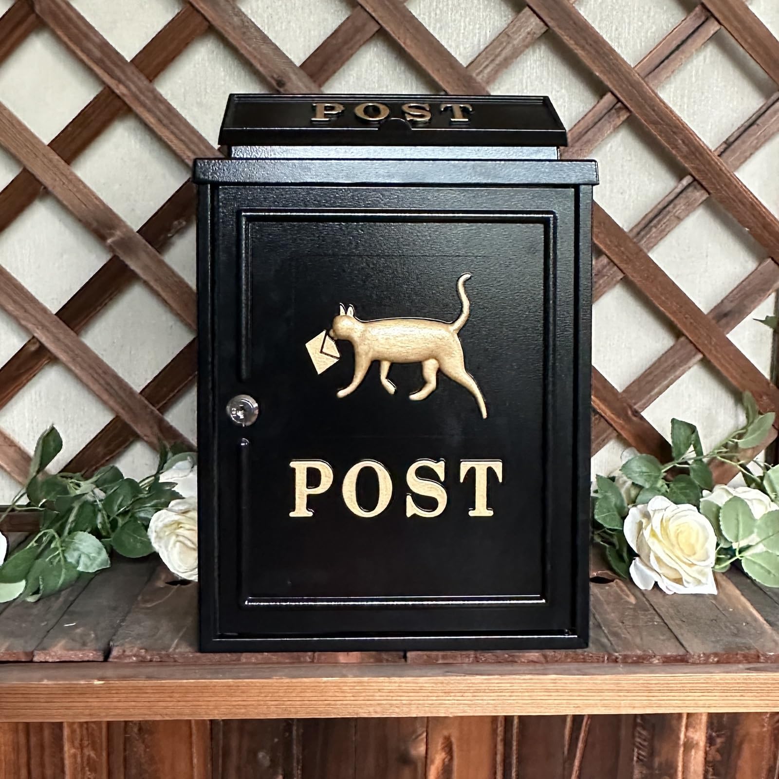 KRXSOBNV Mailboxes, Pastoral Style Creative Mailbox, Metal with Pattern, Lock, Can Be Used Indoors and Outdoors