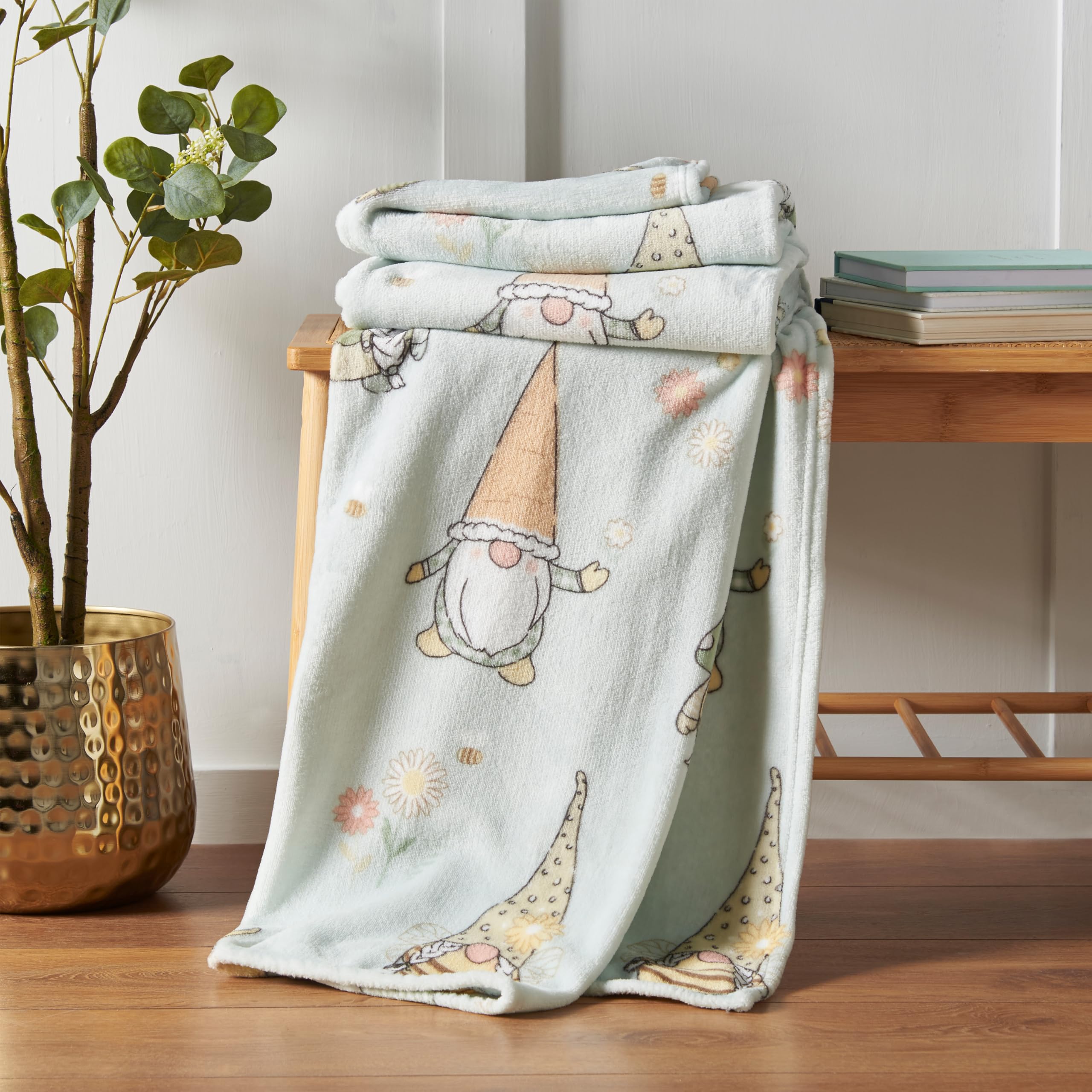 Catherine Lansfield Fleece Blanket Throw 130 cm x 170 cm Light Green