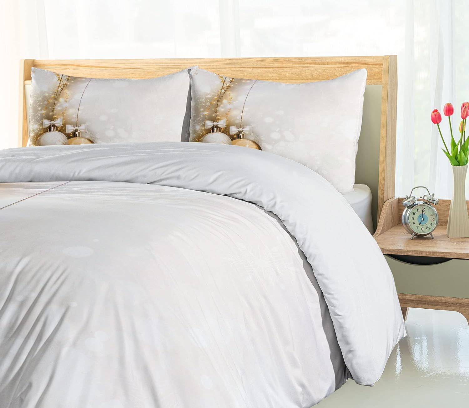 Ambesonne Christmas Duvet Cover Set, Featured Xmas Baubles with Ribbon Holiday Wish Art Image Illustration, Decorative 3 Piece Bedding Set with 2 Pillow Shams, Queen Size, Beige White Queen Beige White